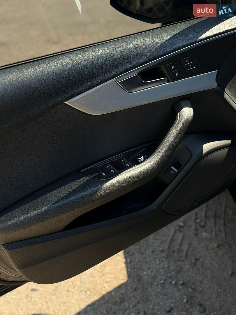Audi A4 2016 VIN WAUANAF49HN024167 фото оголошення 11 з 17