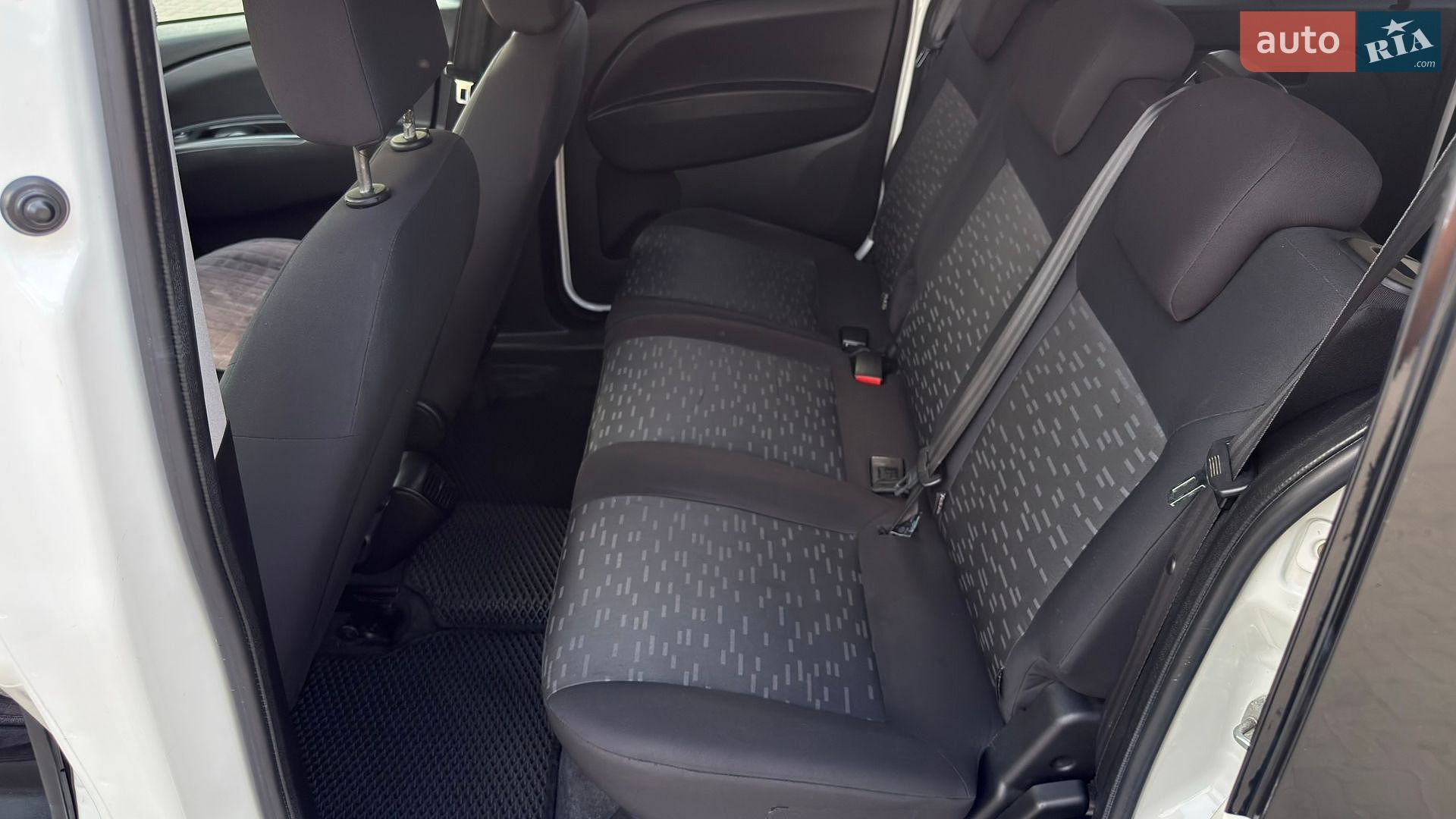 Opel Combo 2013 VIN W0L6AXH1BD9532659 фото оголошення 16 з 18