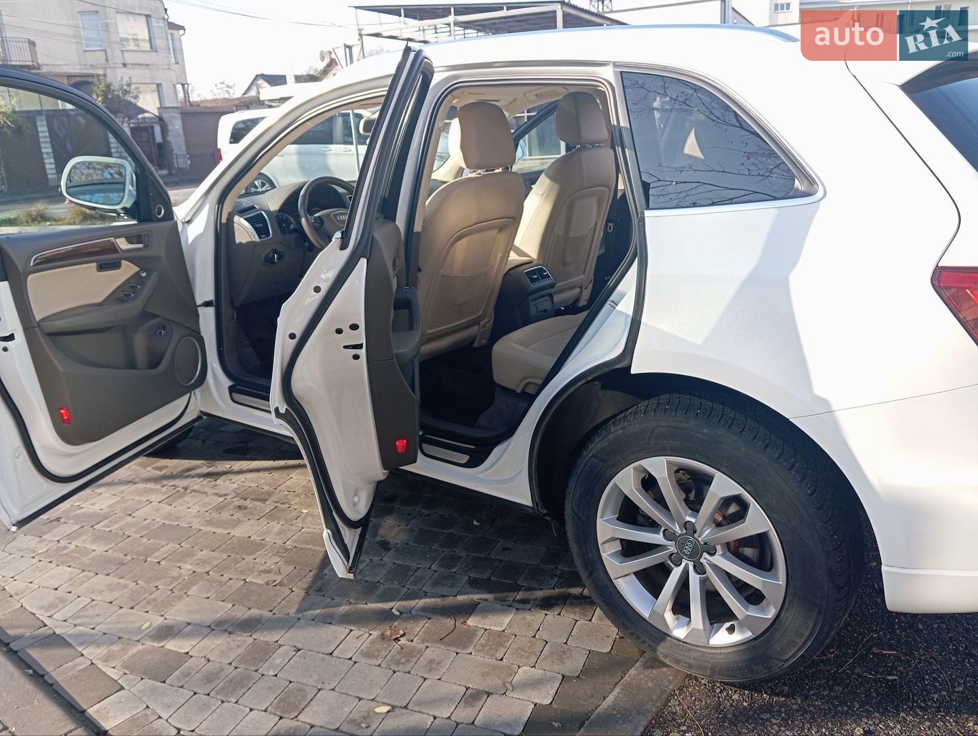 Audi Q5 2015 VIN WA1L2AFP8GA020982 фото оголошення 4 з 6