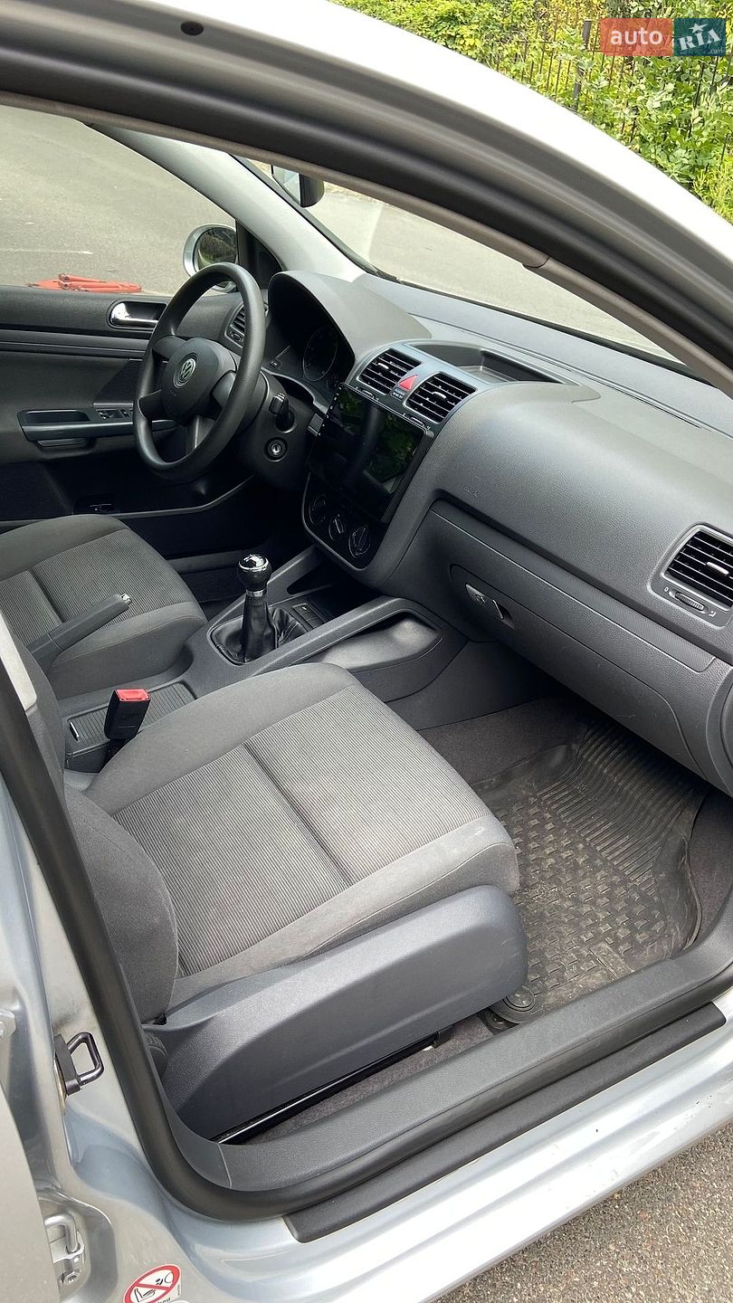 Volkswagen Golf 2004 VIN WVWZZZ1KZ5P016965 фото оголошення 8 з 25