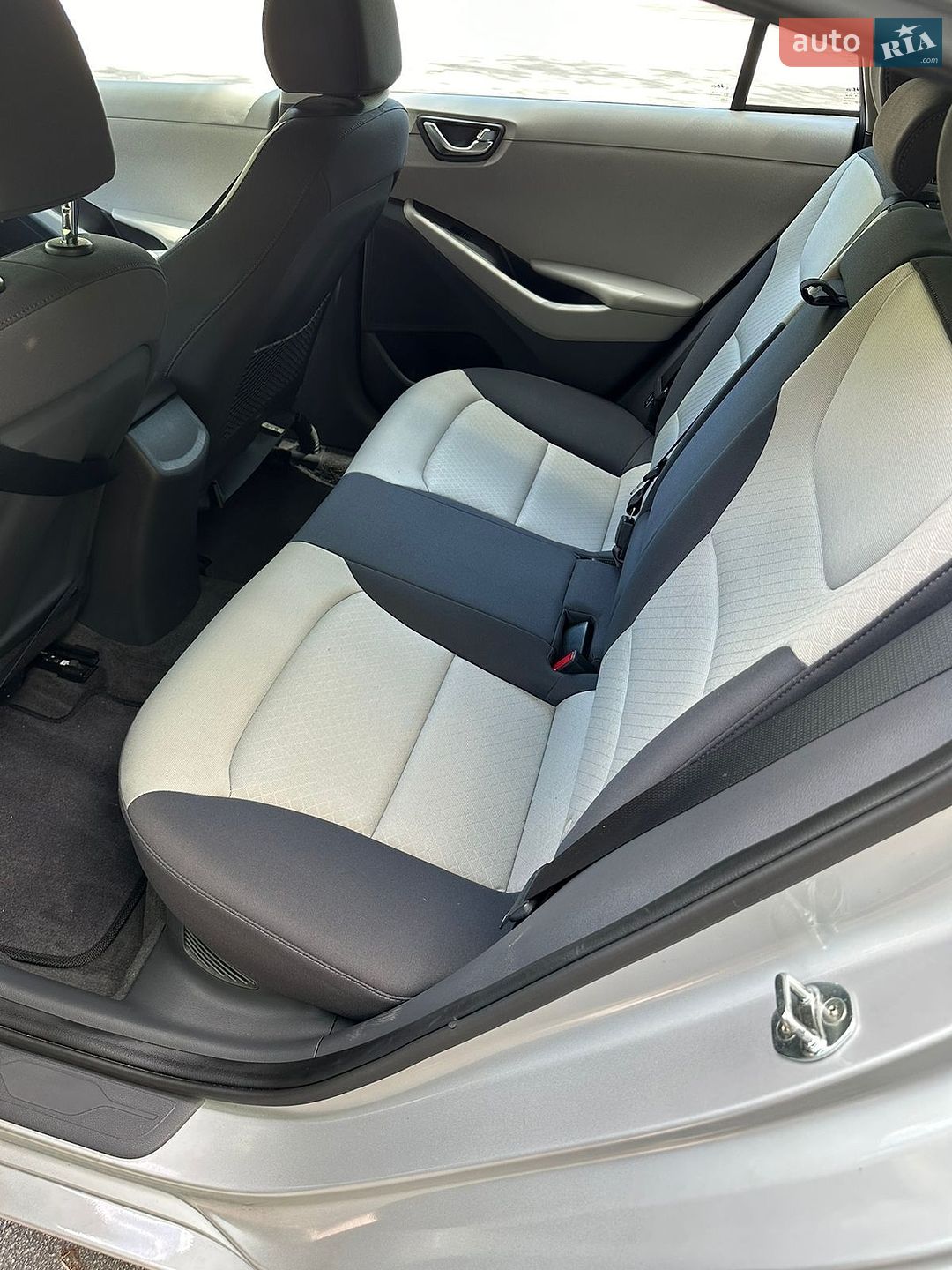 Hyundai Ioniq 2018 VIN KMHC75LC9KU123914 фото оголошення 14 з 24
