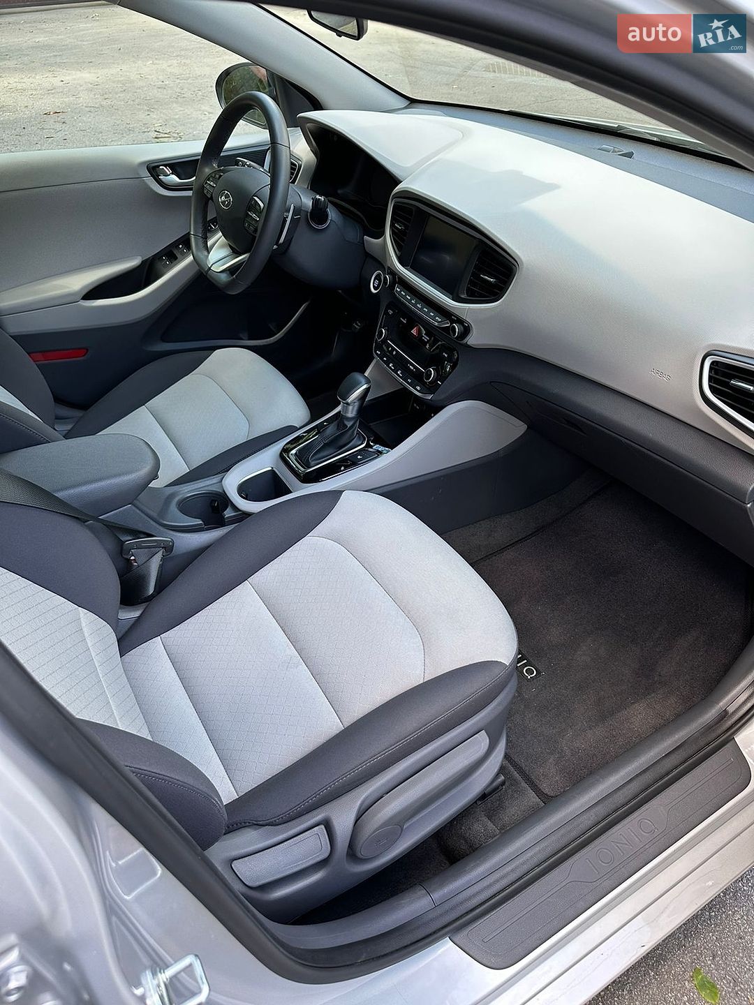 Hyundai Ioniq 2018 VIN KMHC75LC9KU123914 фото оголошення 17 з 24
