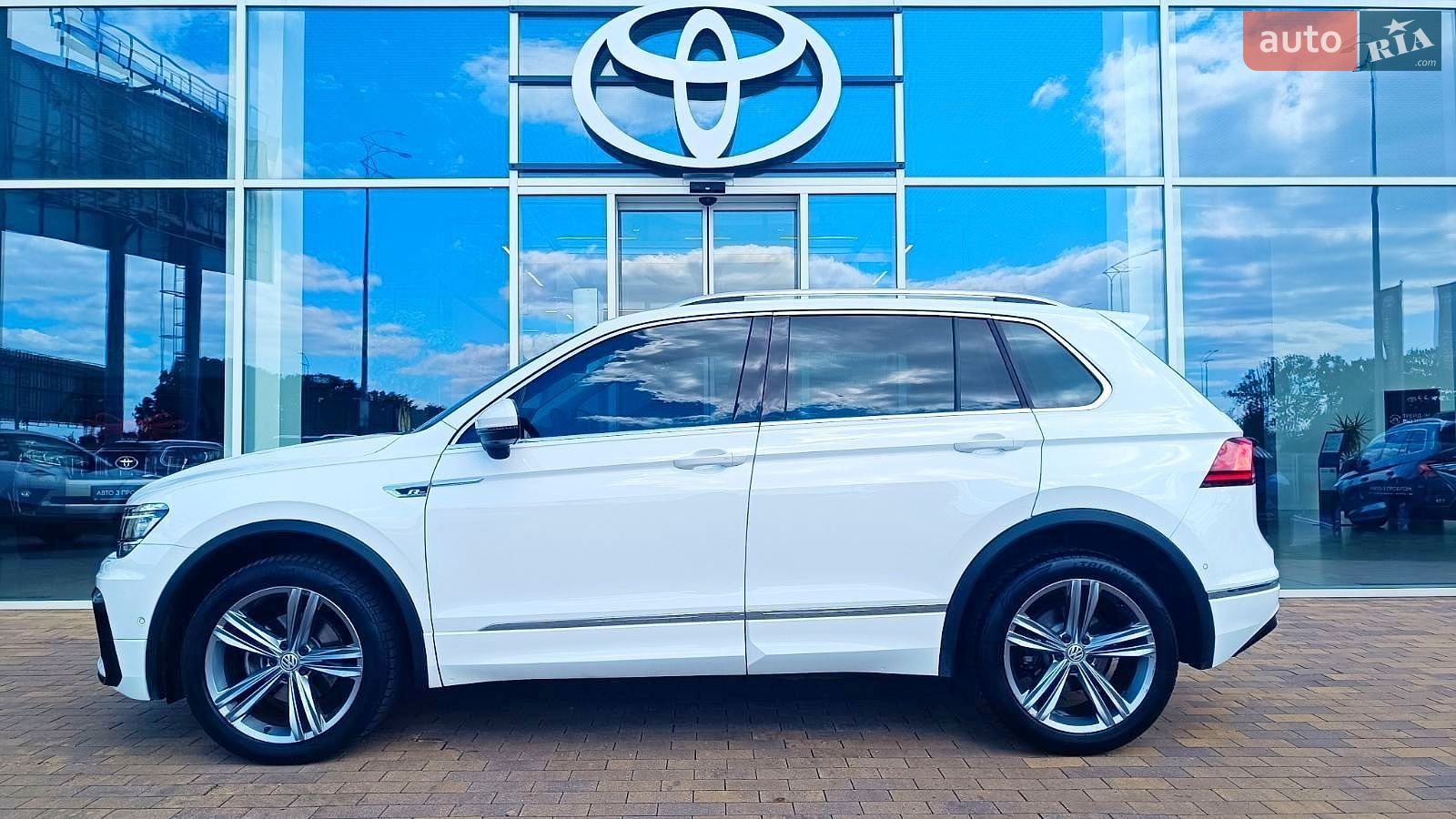 Volkswagen Tiguan 2020 VIN WVGZZZ5NZLW904570 фото оголошення 3 з 12