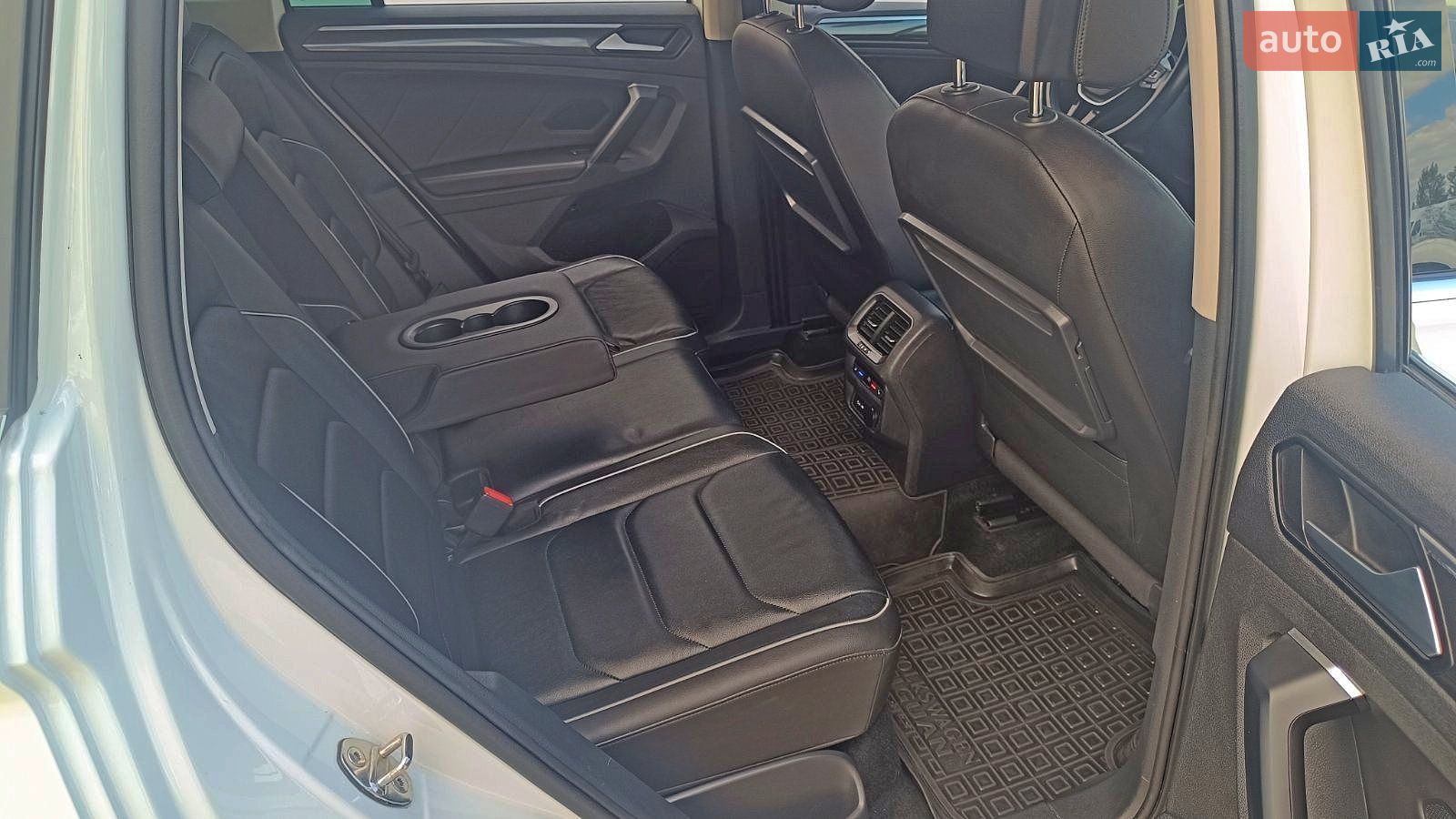 Volkswagen Tiguan 2020 VIN WVGZZZ5NZLW904570 фото оголошення 7 з 12