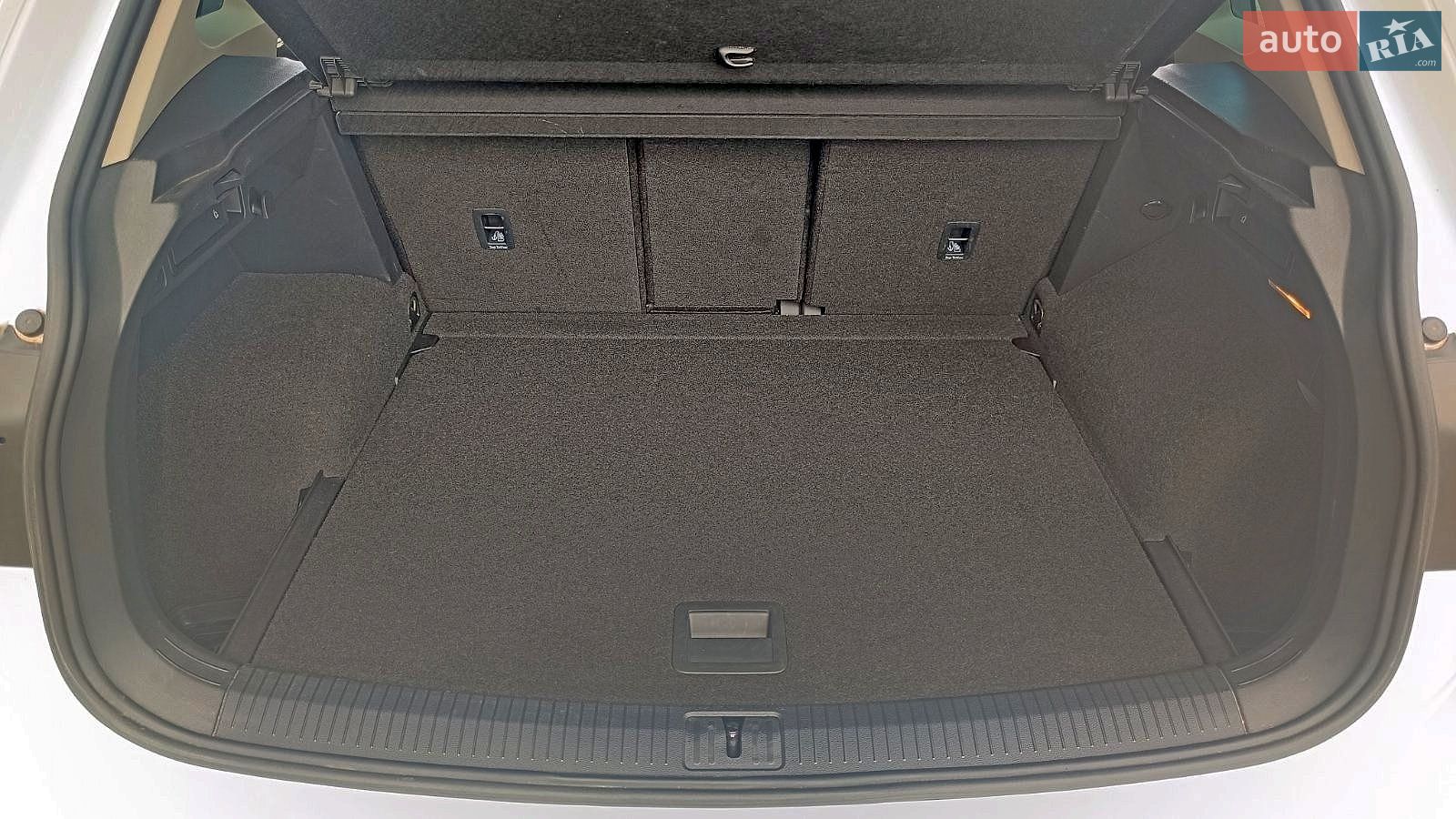 Volkswagen Tiguan 2020 VIN WVGZZZ5NZLW904570 фото оголошення 10 з 12