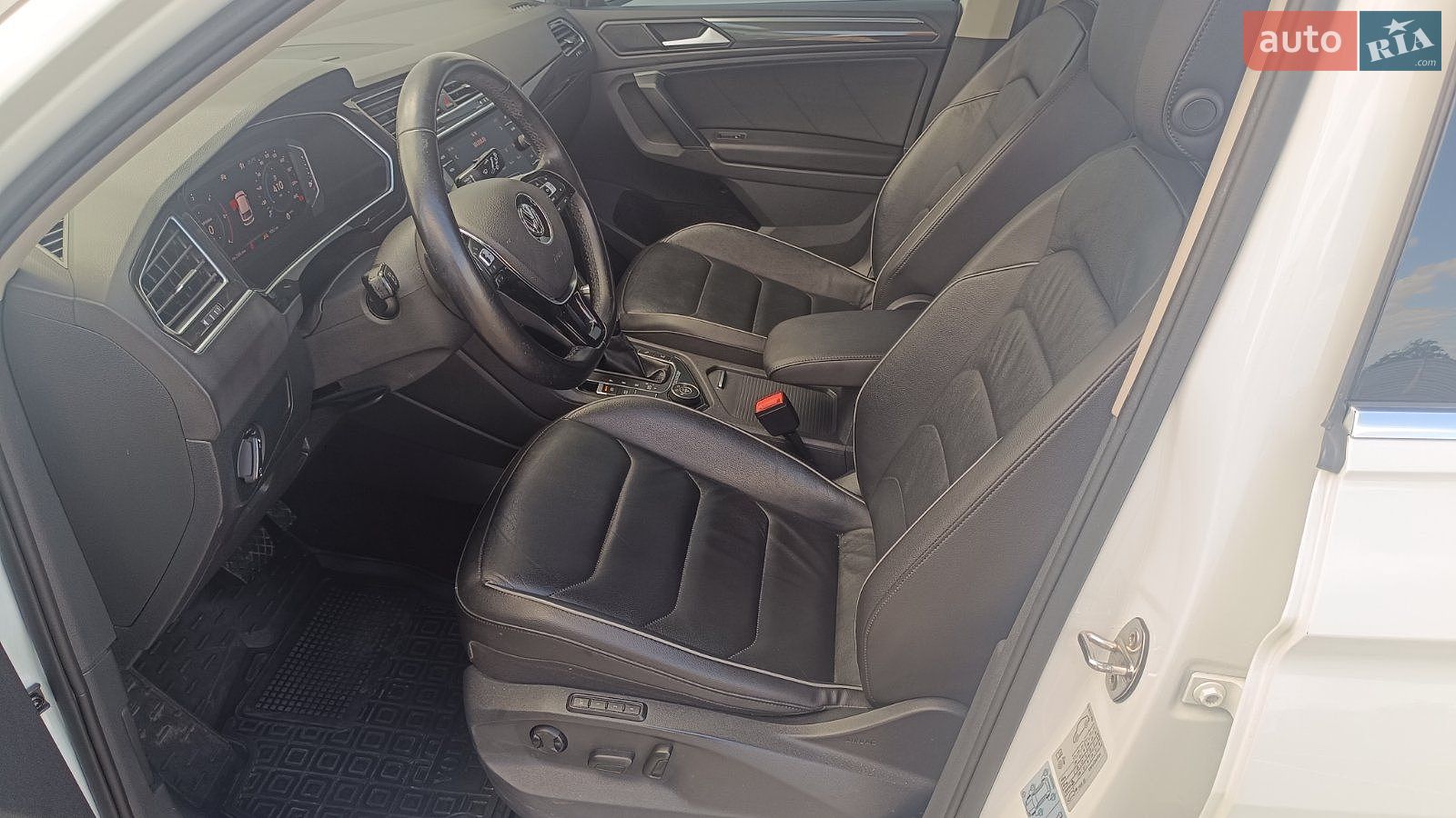 Volkswagen Tiguan 2020 VIN WVGZZZ5NZLW904570 фото оголошення 11 з 12