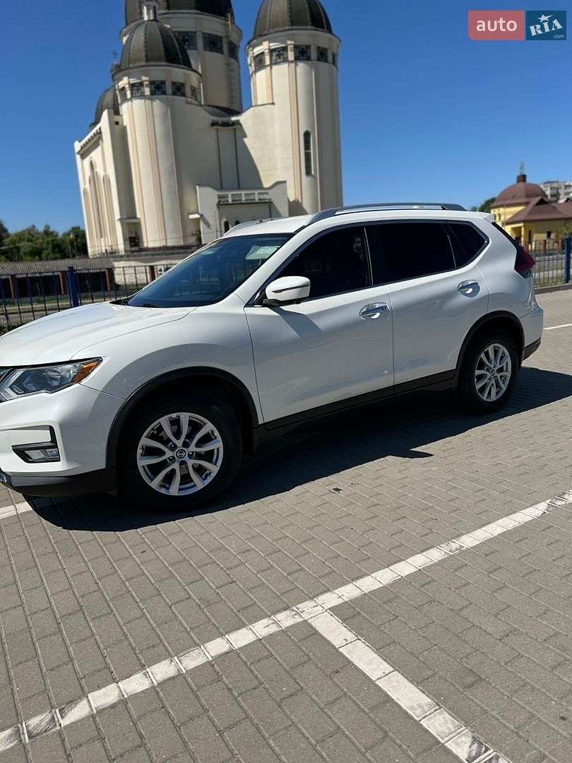 Nissan Rogue 2018 VIN KNMAT2MT5JP618015 фото оголошення 2 з 28