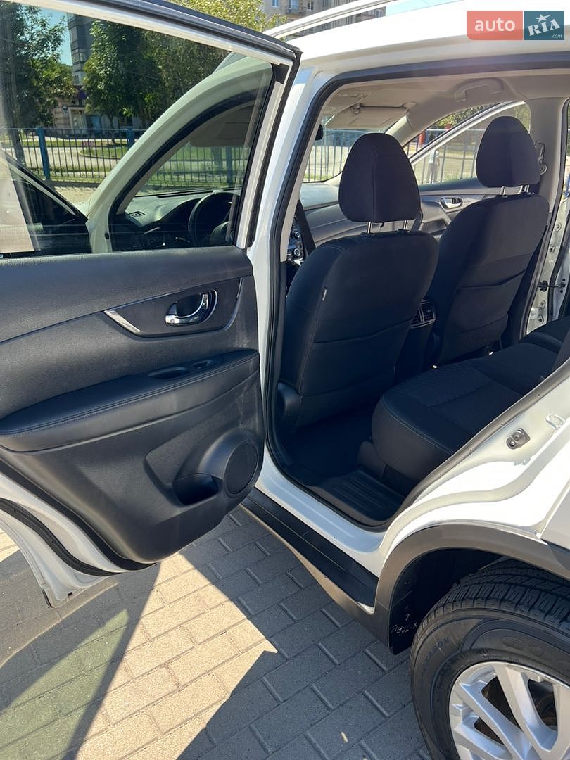 Nissan Rogue 2018 VIN KNMAT2MT5JP618015 фото оголошення 9 з 28