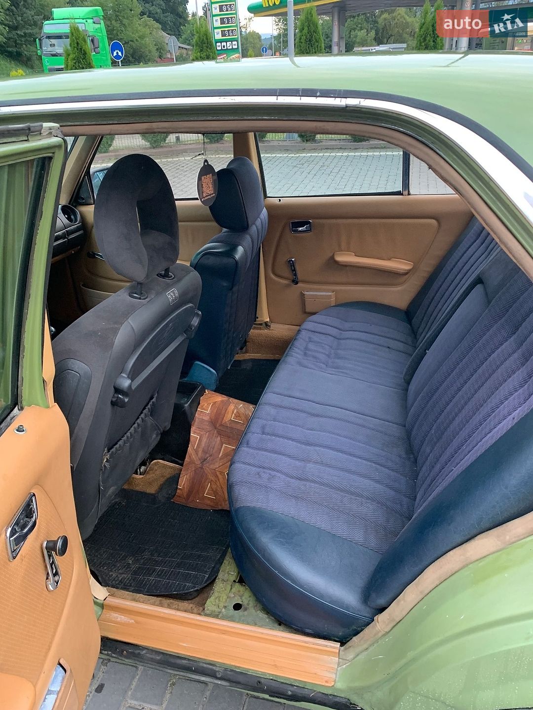 Mercedes-Benz E-Class 1981 VIN WDB12312010253213 фото оголошення 4 з 24