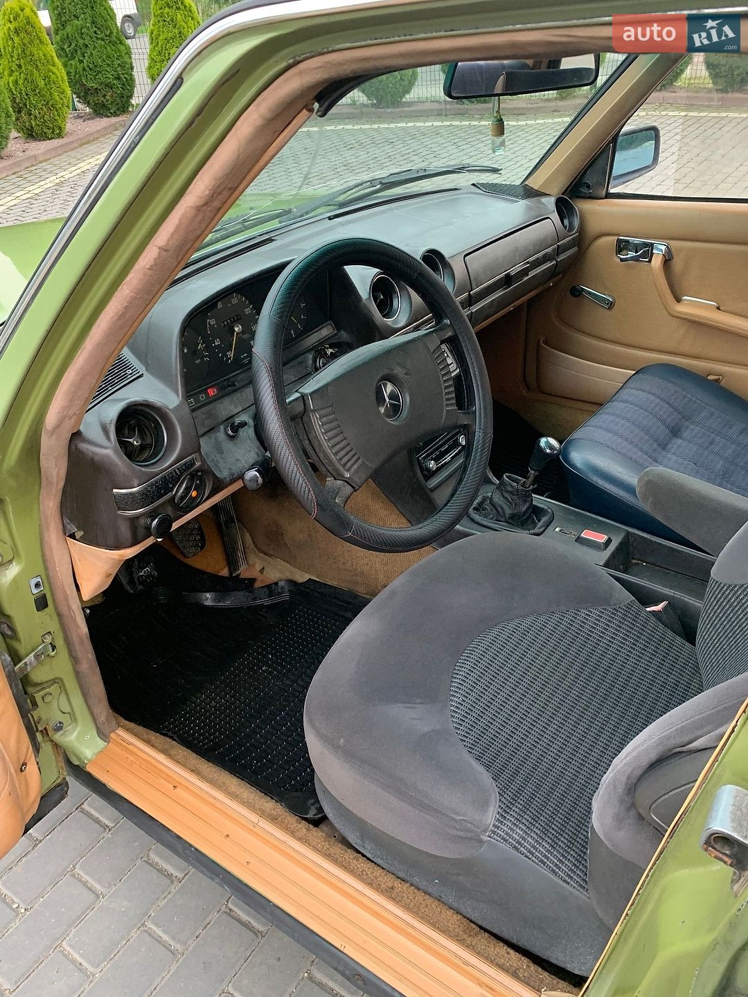 Mercedes-Benz E-Class 1981 VIN WDB12312010253213 фото оголошення 5 з 24