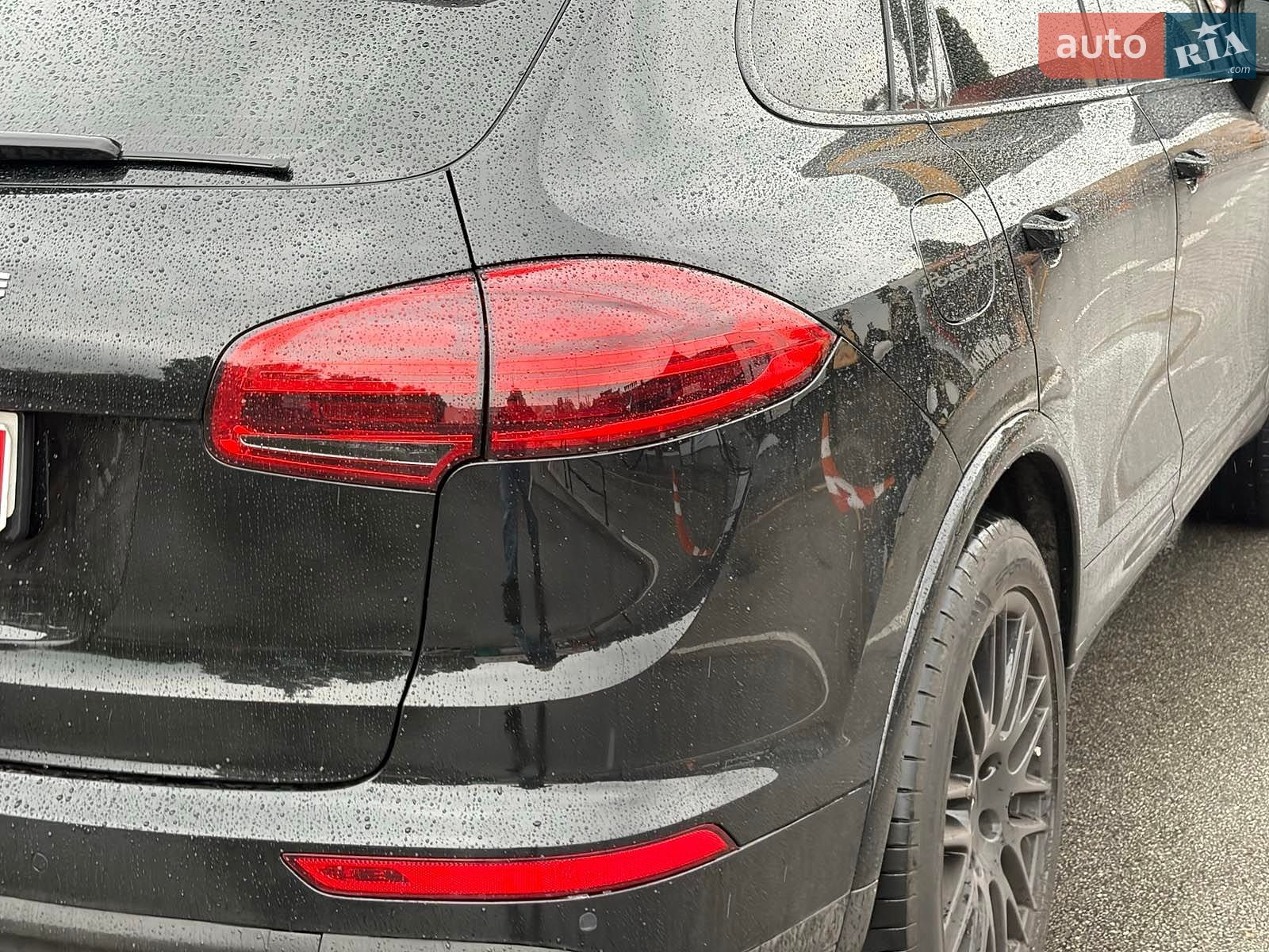 Porsche Cayenne 2017 VIN WP1ZZZ92ZHKA31212 фото оголошення 11 з 40
