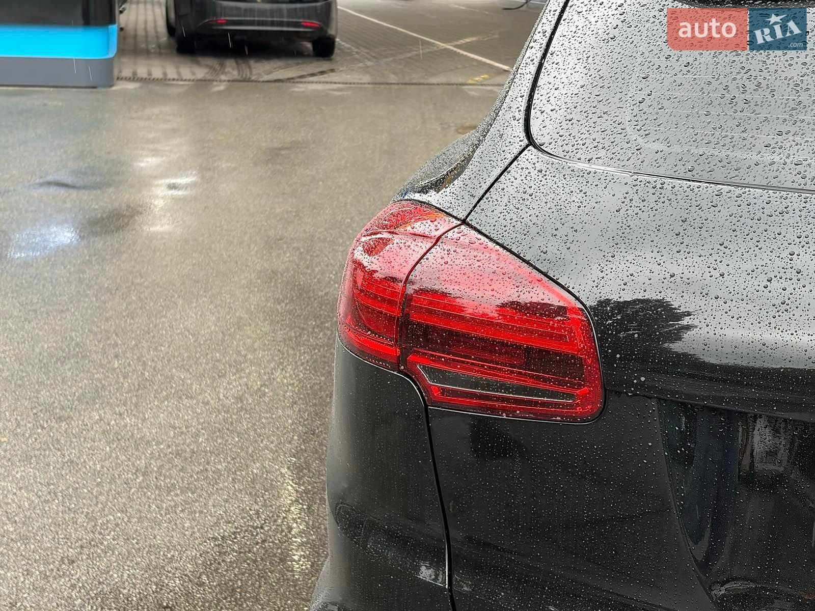 Porsche Cayenne 2017 VIN WP1ZZZ92ZHKA31212 фото оголошення 12 з 40