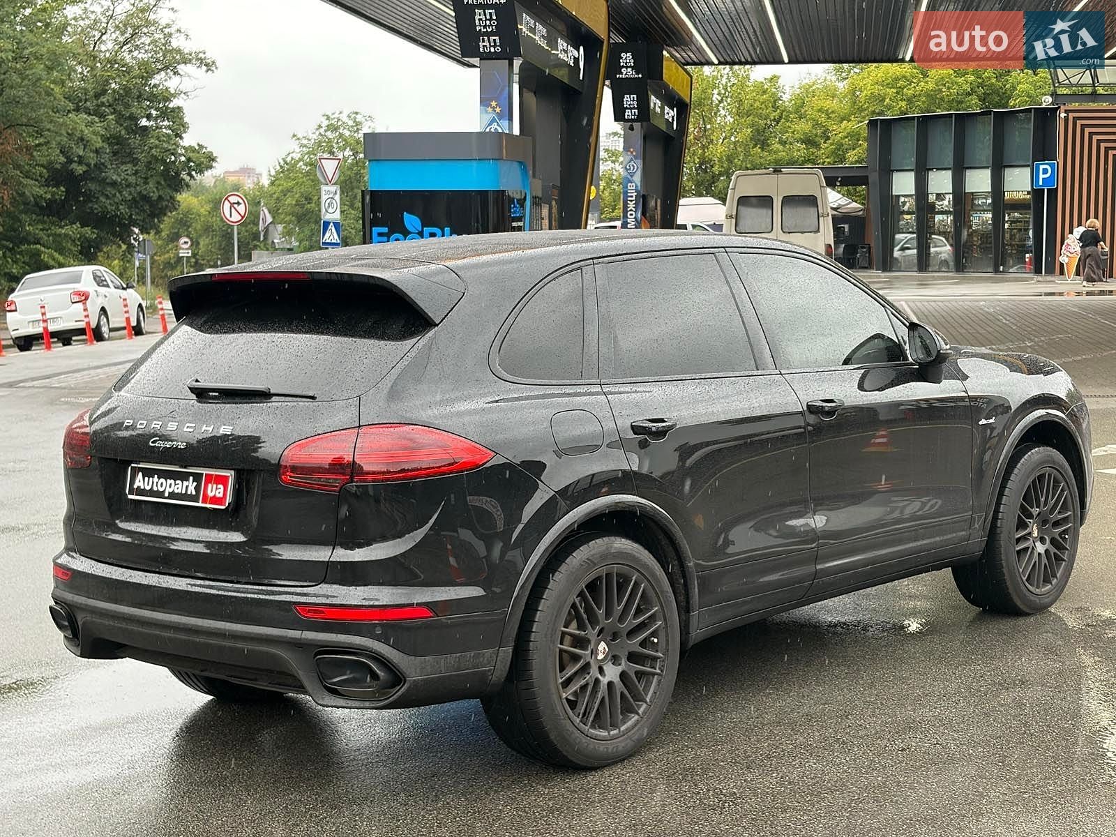 Porsche Cayenne 2017 VIN WP1ZZZ92ZHKA31212 фото оголошення 13 з 40