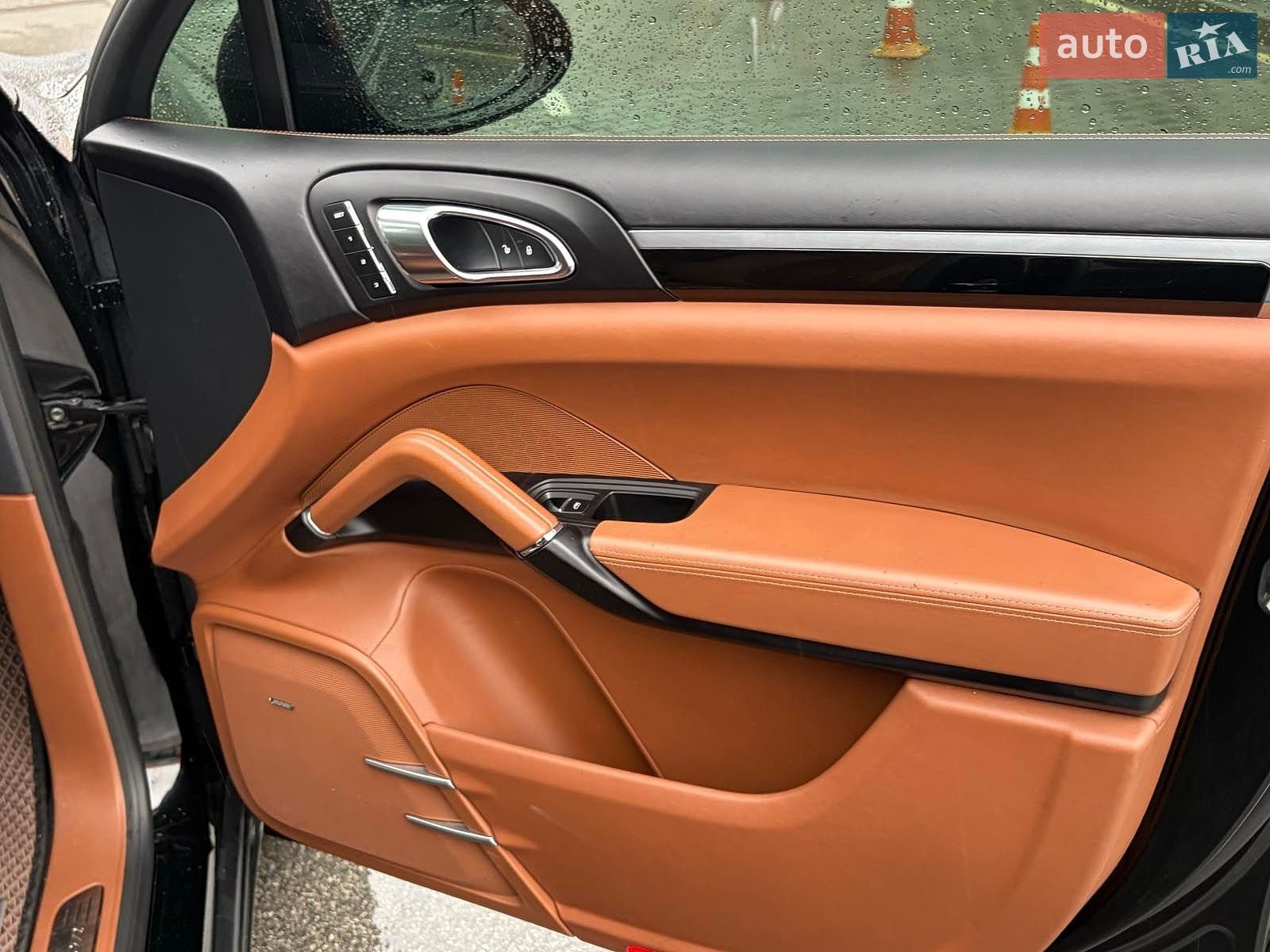 Porsche Cayenne 2017 VIN WP1ZZZ92ZHKA31212 фото оголошення 19 з 40