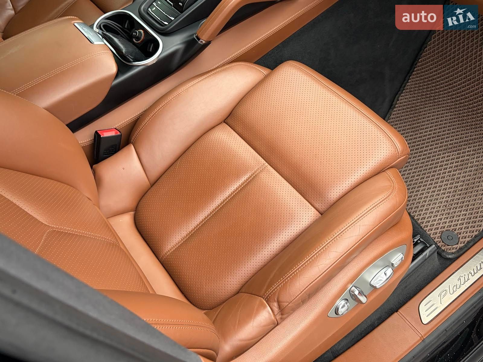 Porsche Cayenne 2017 VIN WP1ZZZ92ZHKA31212 фото оголошення 22 з 40