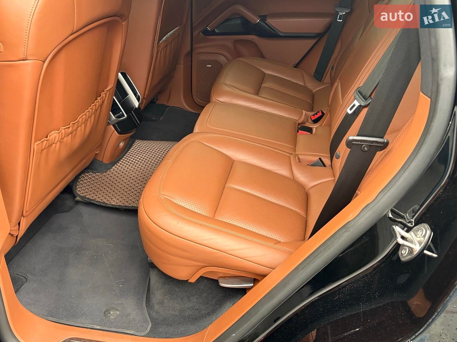 Porsche Cayenne 2017 VIN WP1ZZZ92ZHKA31212 фото оголошення 26 з 40