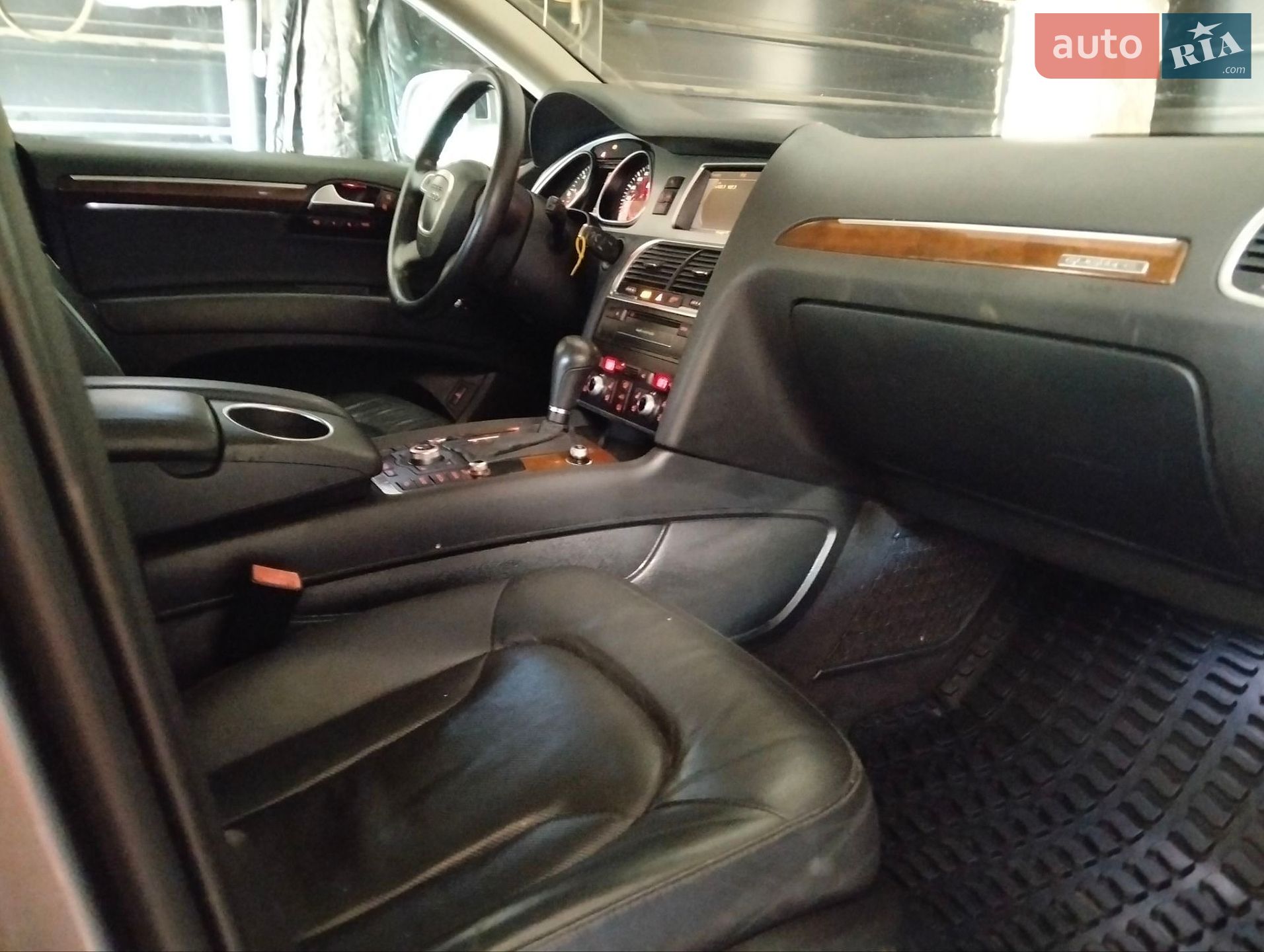 Audi Q7 2010 VIN WA1VMAFE0BD002730 фото оголошення 13 з 21