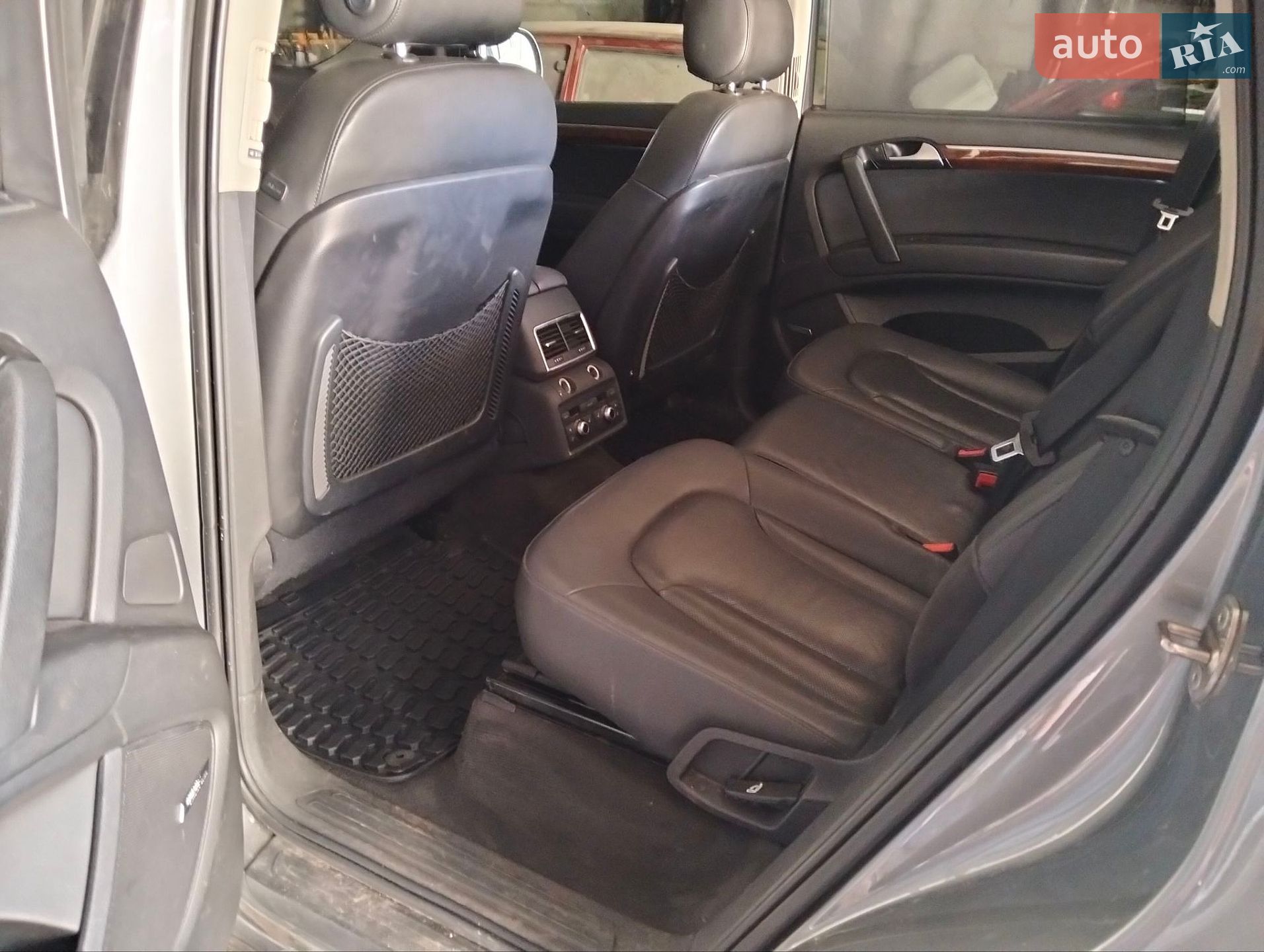 Audi Q7 2010 VIN WA1VMAFE0BD002730 фото оголошення 11 з 21