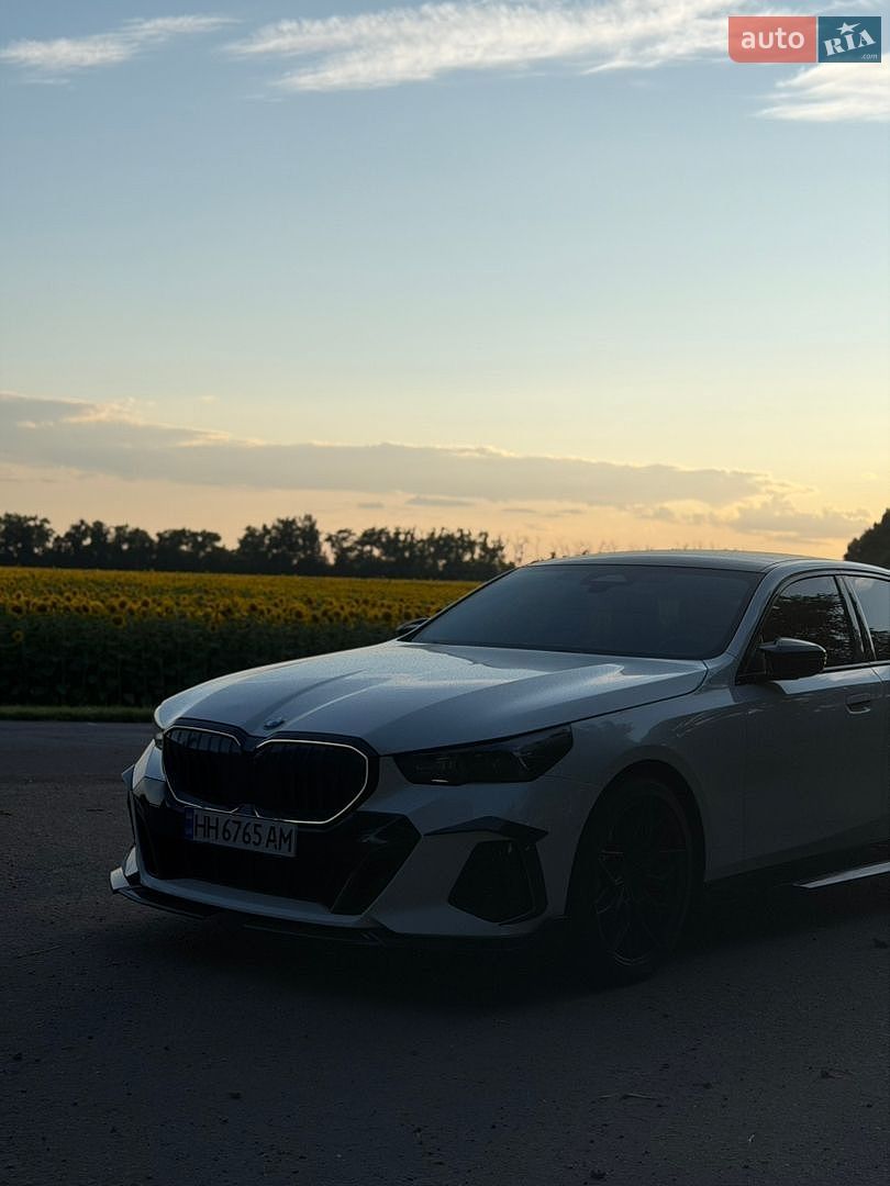 BMW 5 Series 2023 VIN WBA11FJ0X0CP76537 фото оголошення 5 з 16