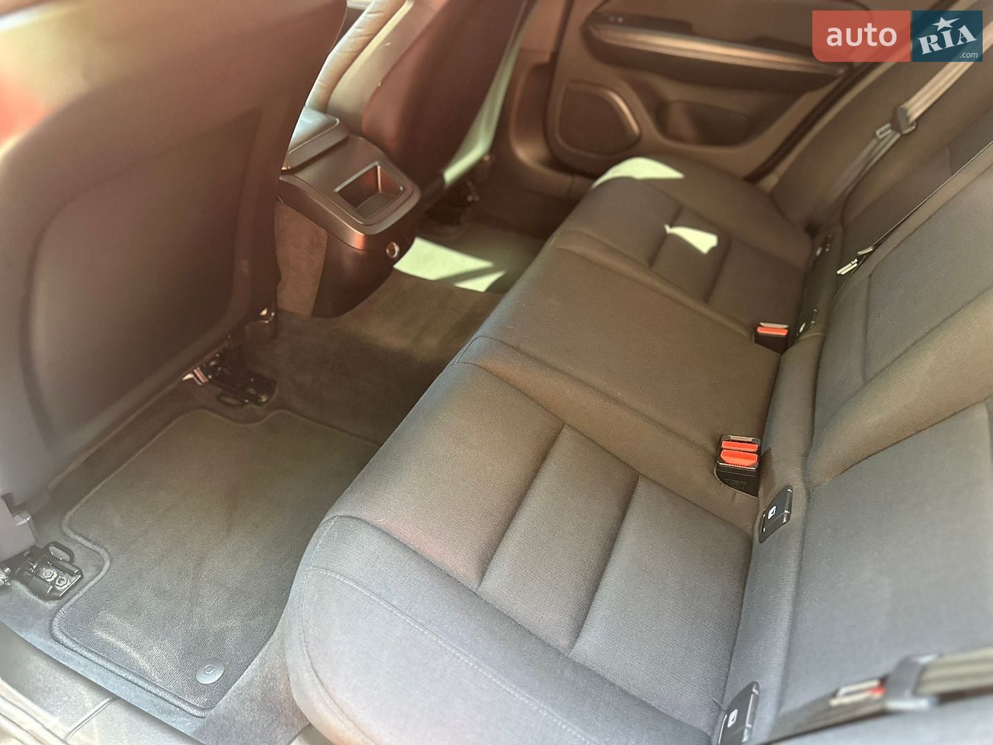 Volvo V60 2019 VIN YV1ZW72VDL2361774 фото оголошення 16 з 24
