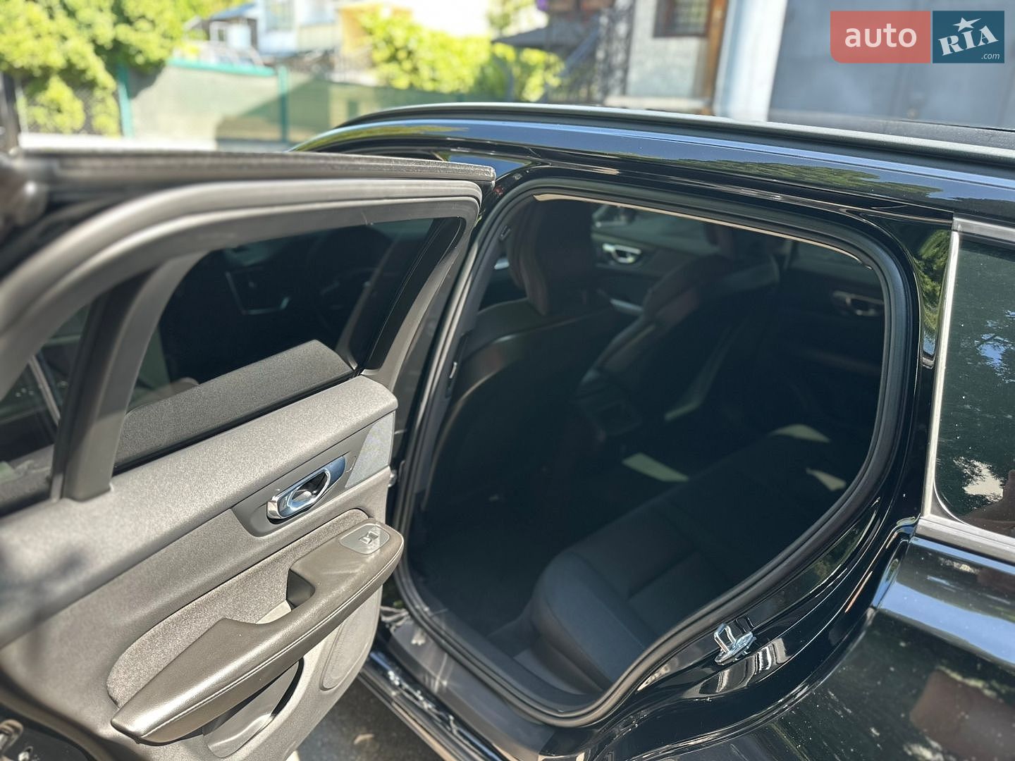 Volvo V60 2019 VIN YV1ZW72VDL2361774 фото оголошення 17 з 24