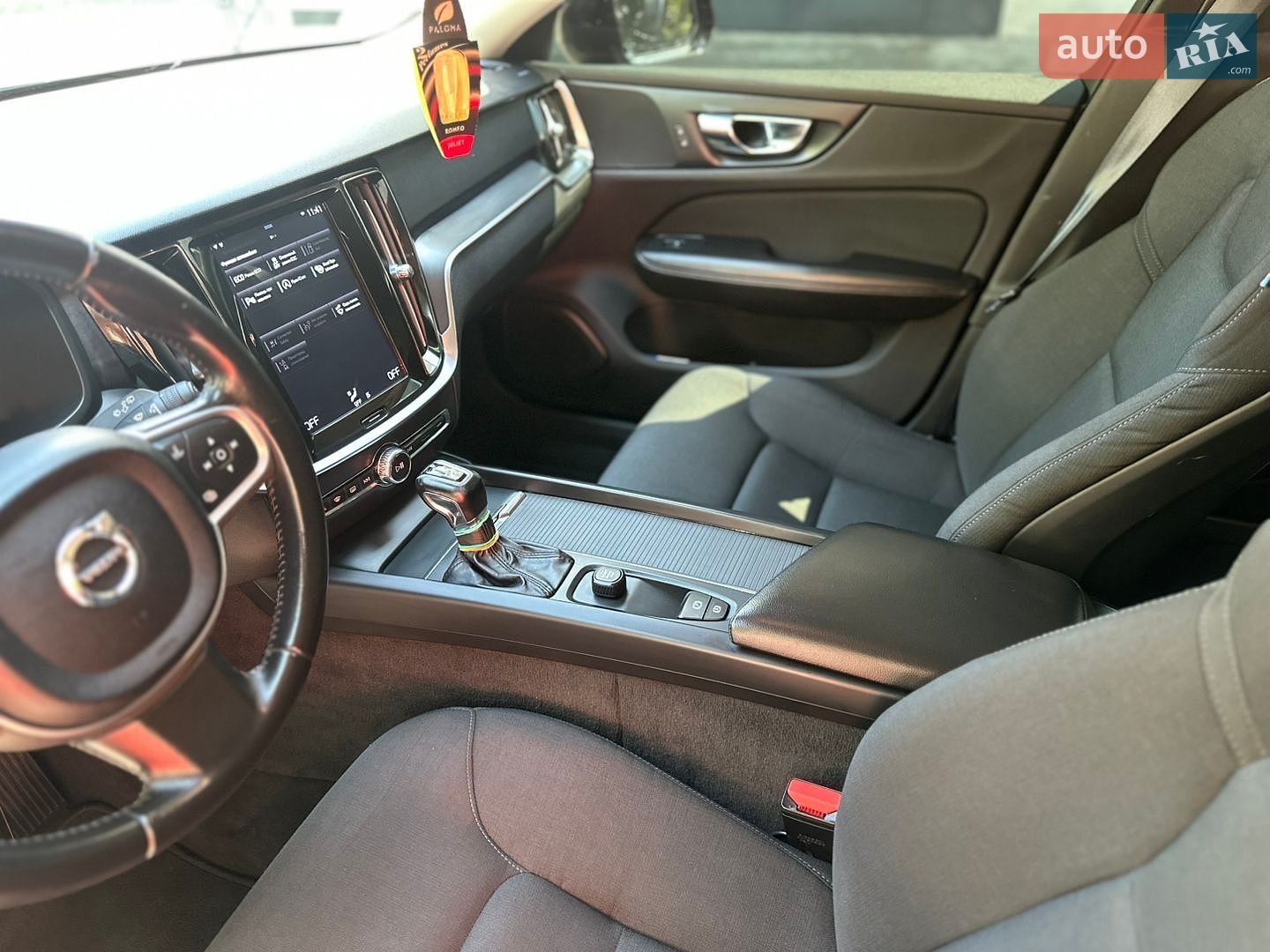 Volvo V60 2019 VIN YV1ZW72VDL2361774 фото оголошення 18 з 24