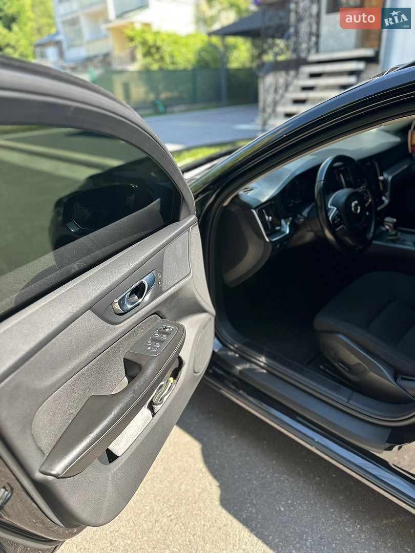 Volvo V60 2019 VIN YV1ZW72VDL2361774 фото оголошення 23 з 24