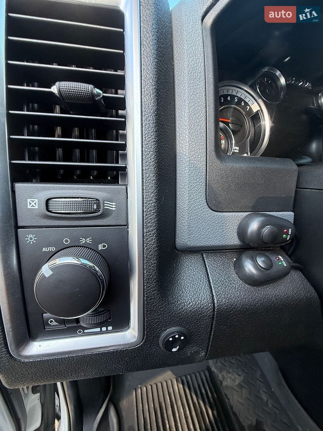 Dodge RAM 2500 2018 VIN 3C6TR5DT2JG411490 фото оголошення 19 з 28
