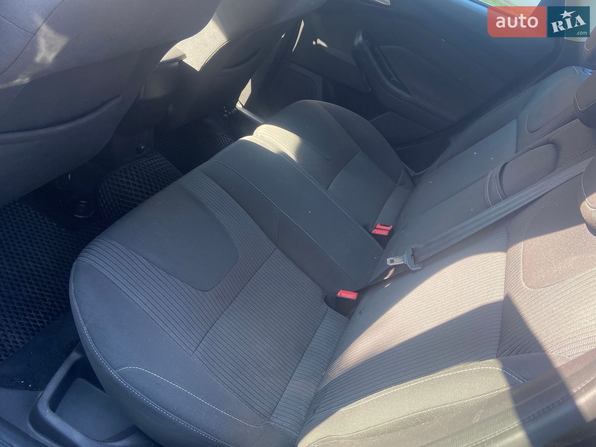Ford Focus 2013 VIN WF0LXXGCBLDM18311 фото оголошення 7 з 9