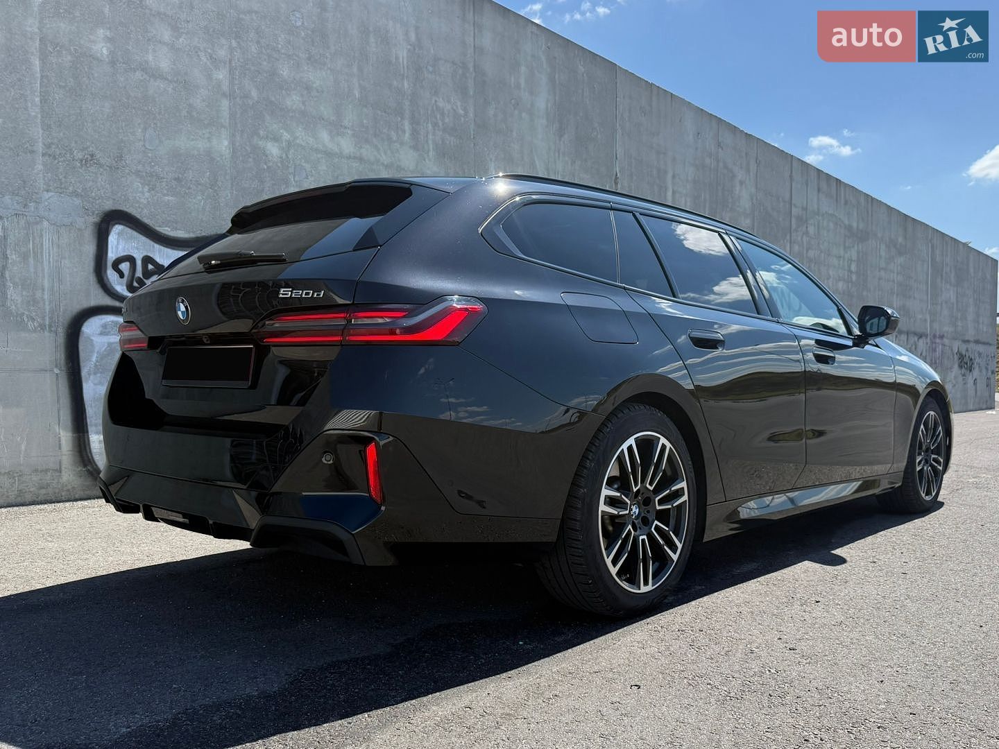 BMW 5 Series 2025 VIN WBA21GW030CW31083 фото оголошення 13 з 30