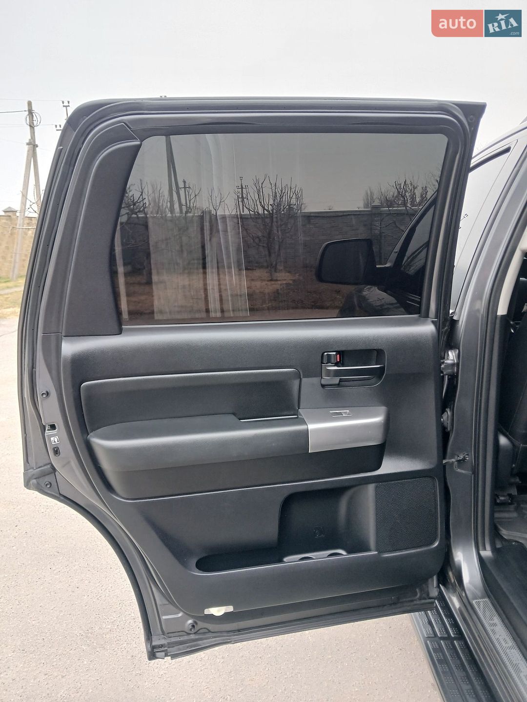 Toyota Sequoia 2018 VIN 5TDBY5G16JS162971 фото оголошення 28 з 36