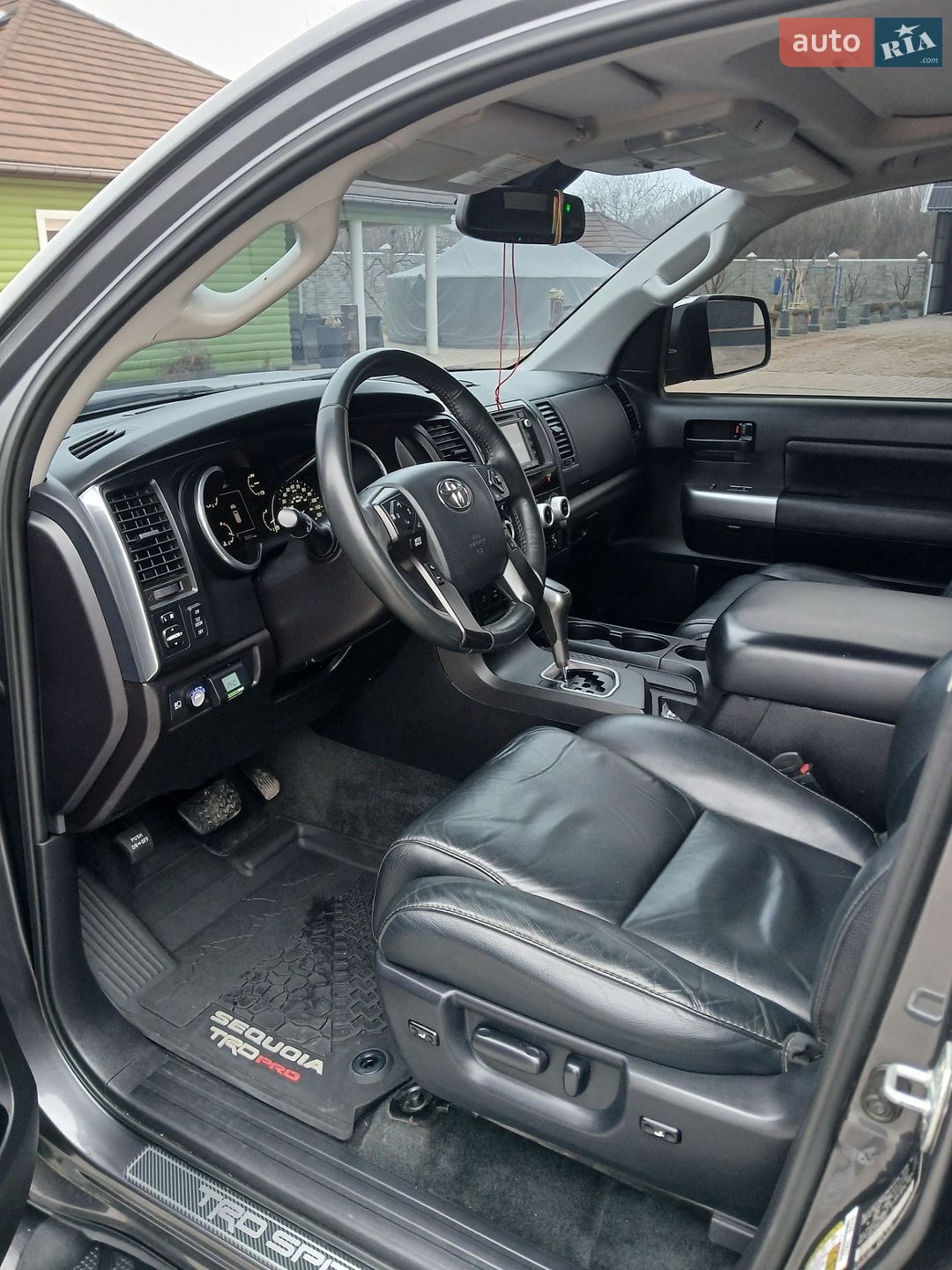 Toyota Sequoia 2018 VIN 5TDBY5G16JS162971 фото оголошення 25 з 36