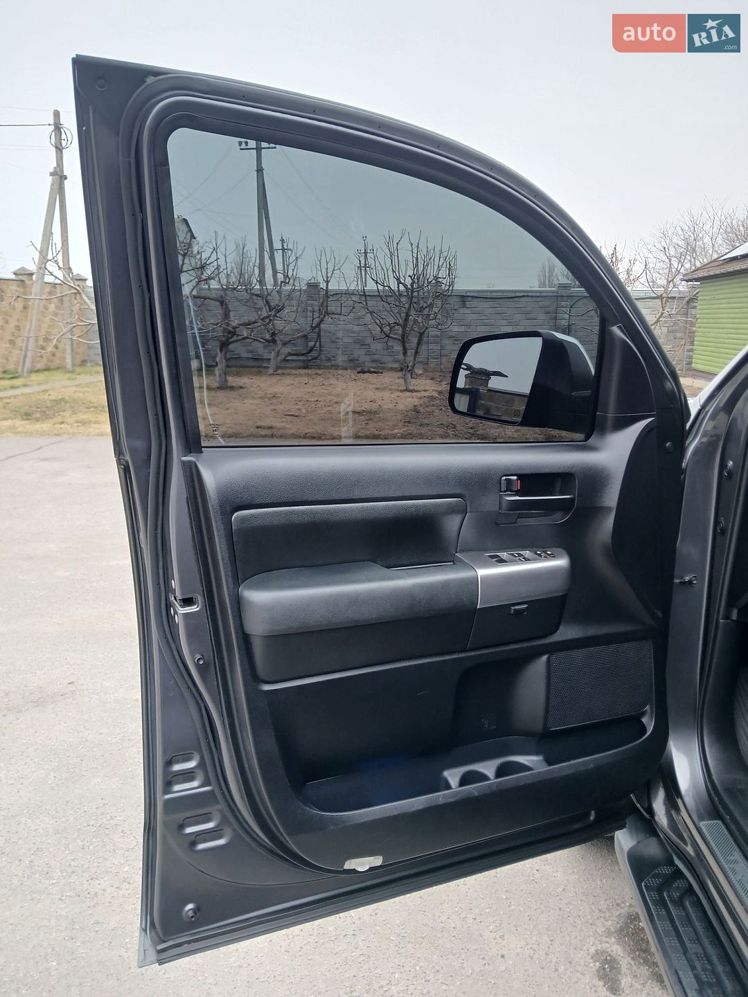 Toyota Sequoia 2018 VIN 5TDBY5G16JS162971 фото оголошення 27 з 36