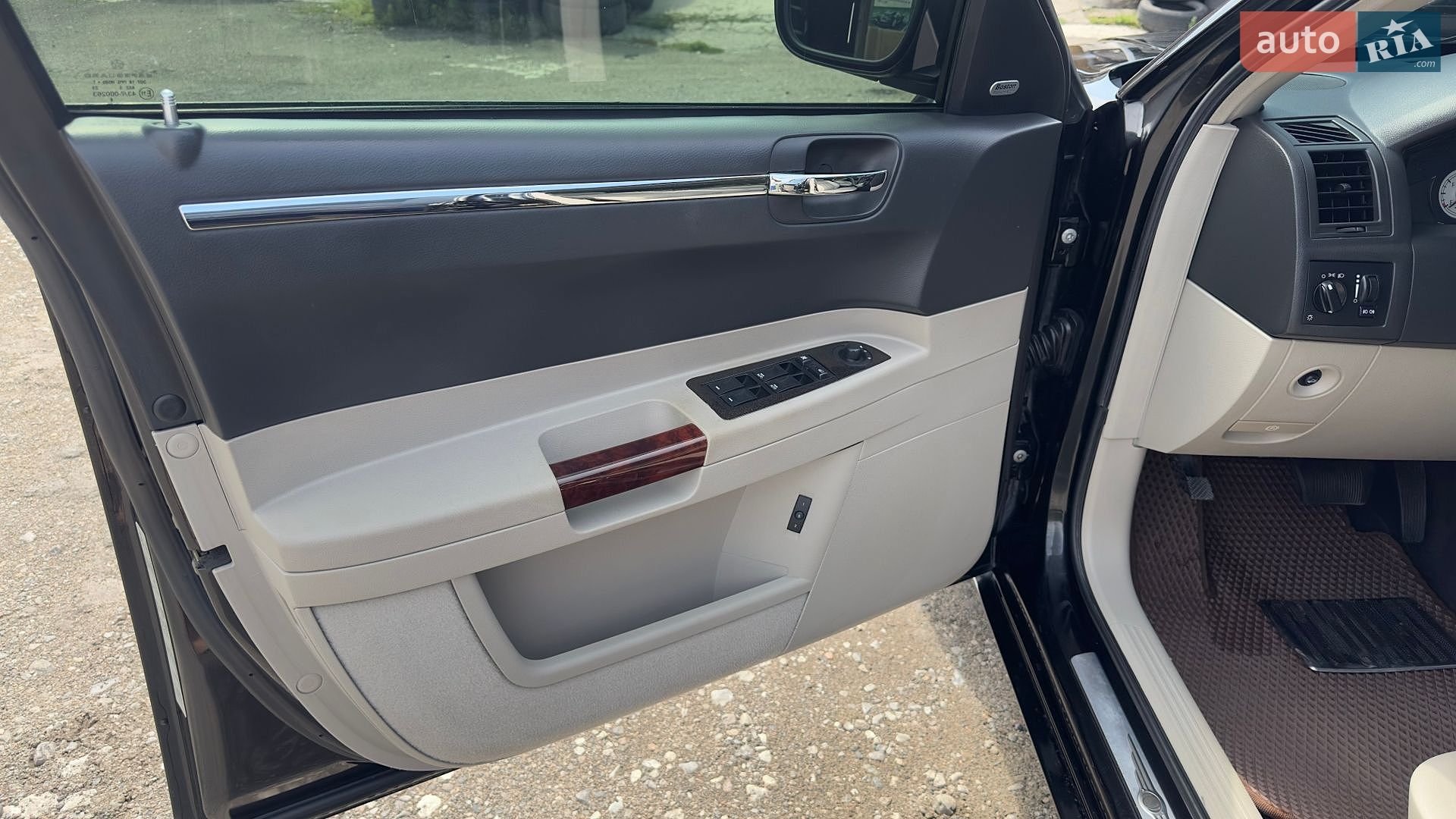 Chrysler 300C 2006 VIN 1C3H8E3G66Y124516 фото оголошення 14 з 18