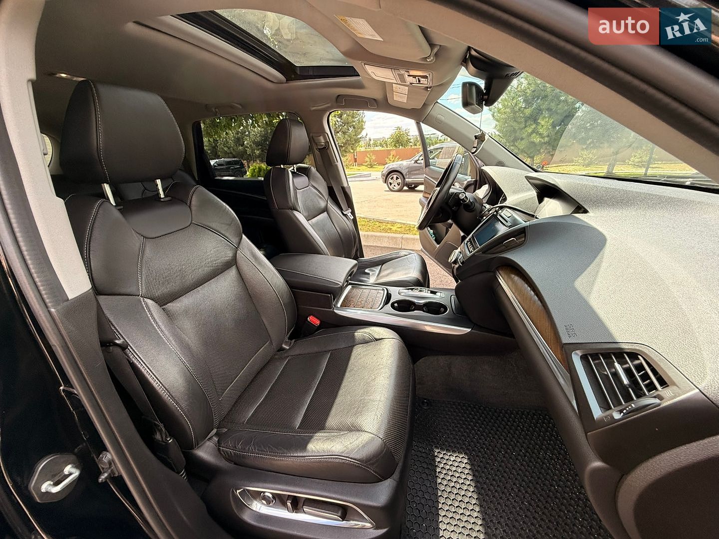 Acura MDX 2018 VIN 5J8YD7H54KL000053 фото оголошення 11 з 155