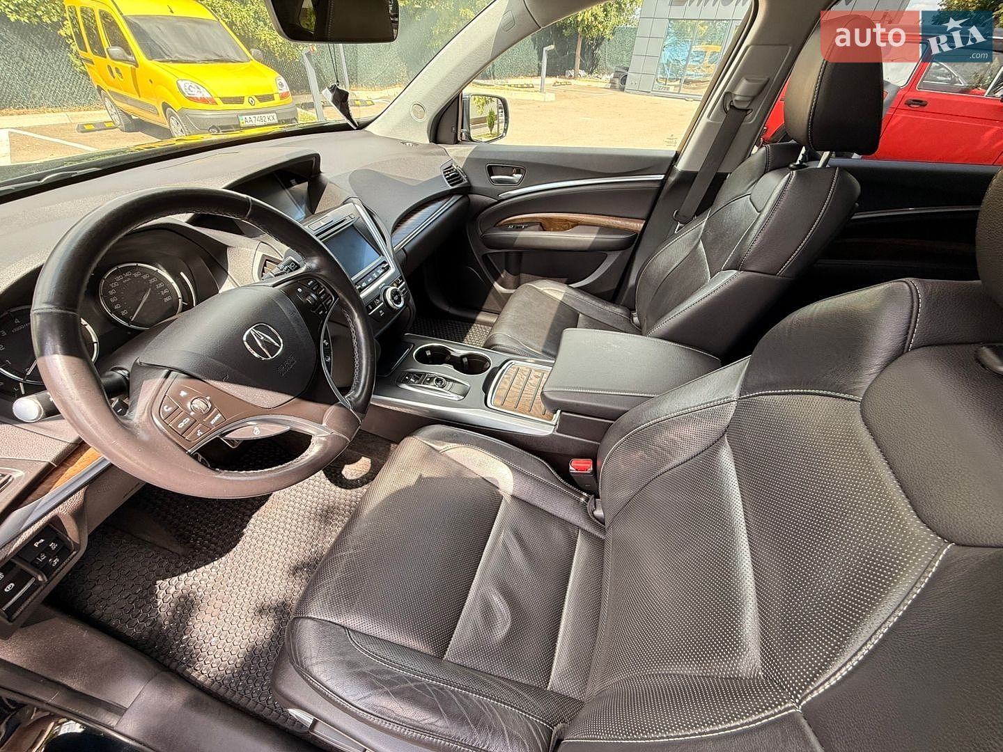 Acura MDX 2018 VIN 5J8YD7H54KL000053 фото оголошення 17 з 155