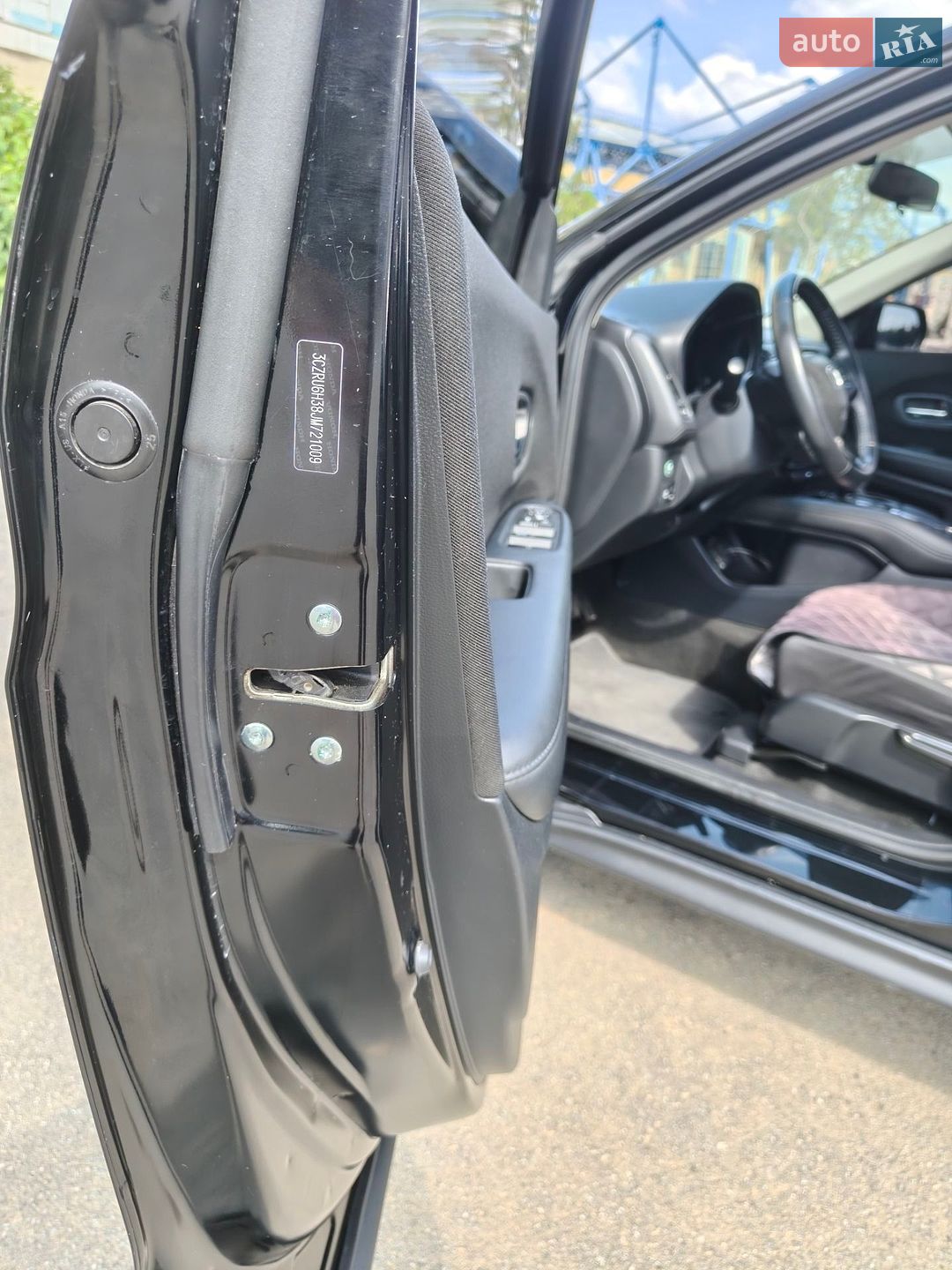 Honda HR-V 2018 VIN 3CZRU6H38JM721009 фото оголошення 19 з 25