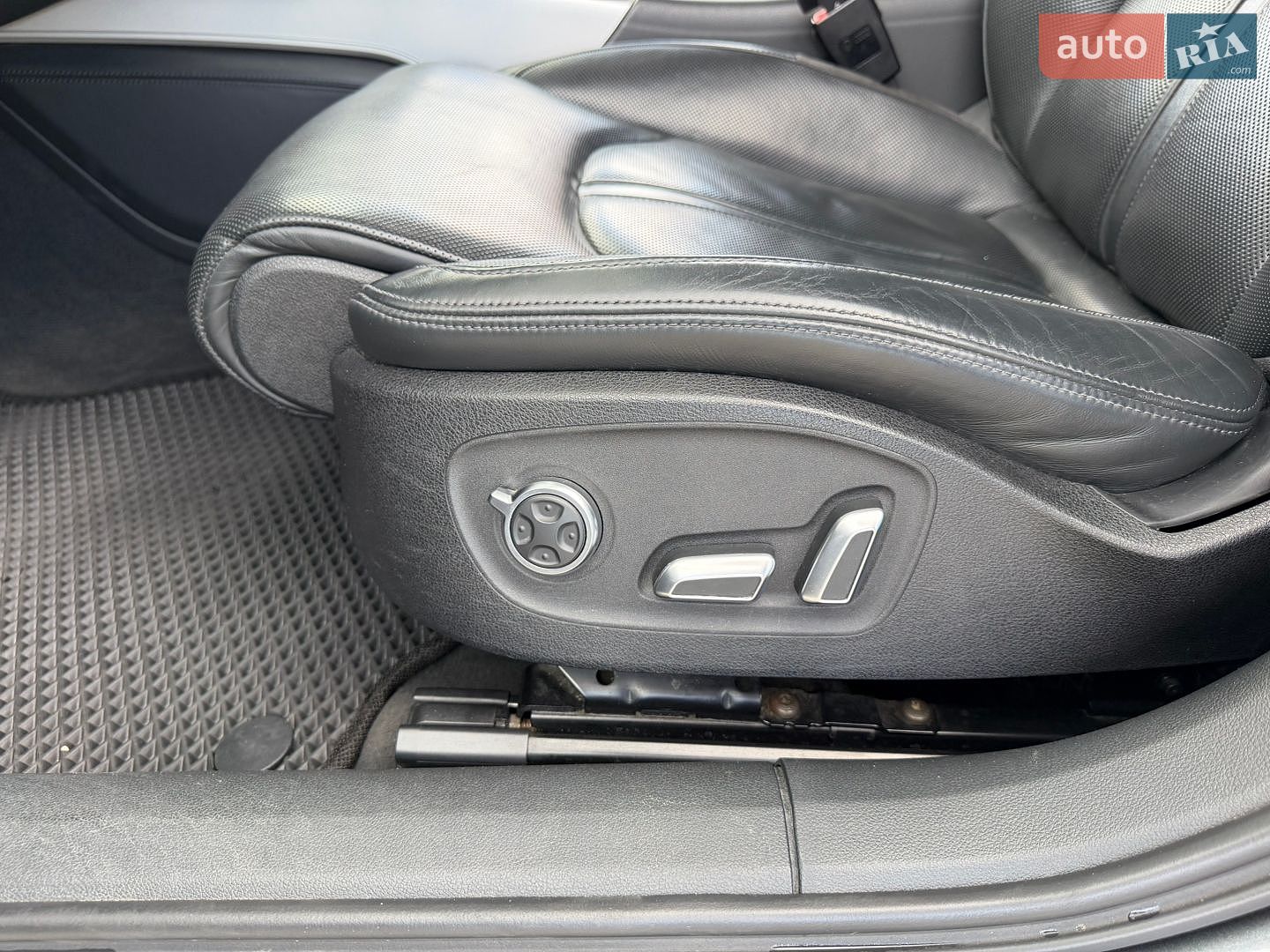 Audi A6 2015 VIN WAUZZZ4G6GN093271 фото оголошення 19 з 27