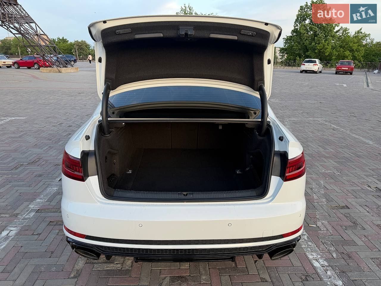 Audi A4 2018 VIN WAUENAF47KA036463 фото оголошення 60 з 74
