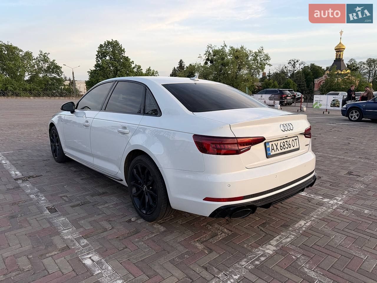 Audi A4 2018 VIN WAUENAF47KA036463 фото оголошення 9 з 74
