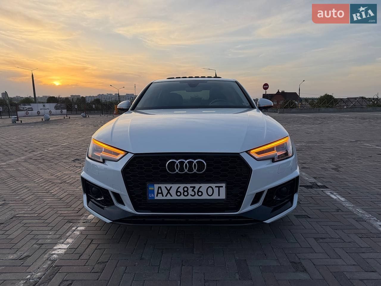 Audi A4 2018 VIN WAUENAF47KA036463 фото оголошення 14 з 74