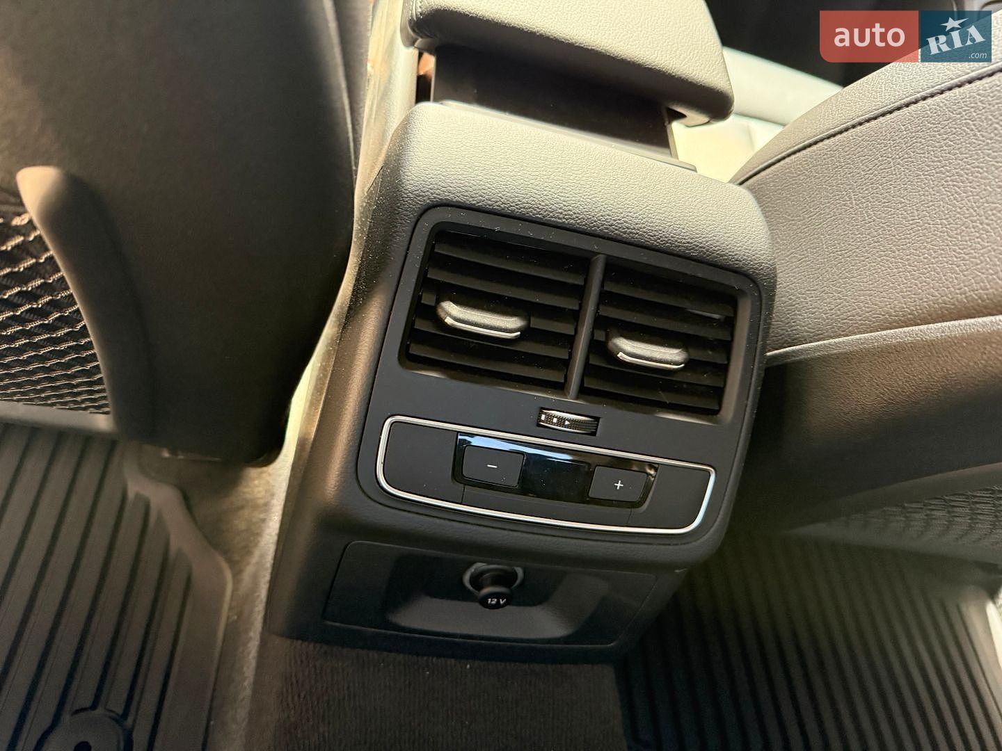Audi A4 2018 VIN WAUZZZF49JA177344 фото оголошення 18 з 22