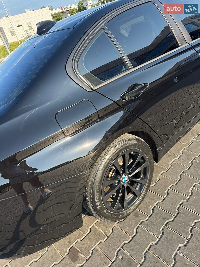 BMW 3 Series 2015 VIN WBA8E5G58GNT41644 фото оголошення 6 з 19
