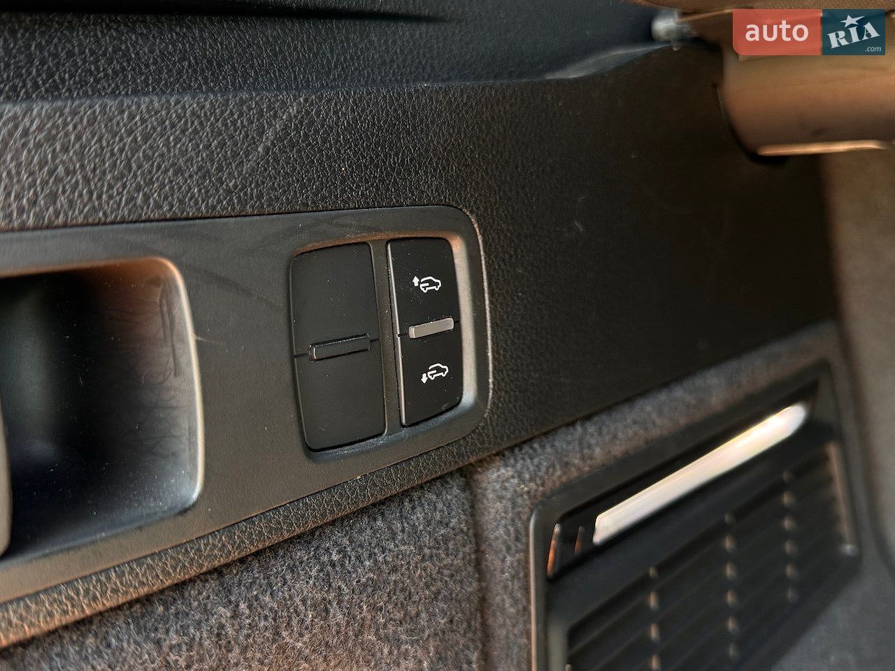 Audi SQ5 2017 VIN WA1A4AFY1J2018406 фото оголошення 19 з 22