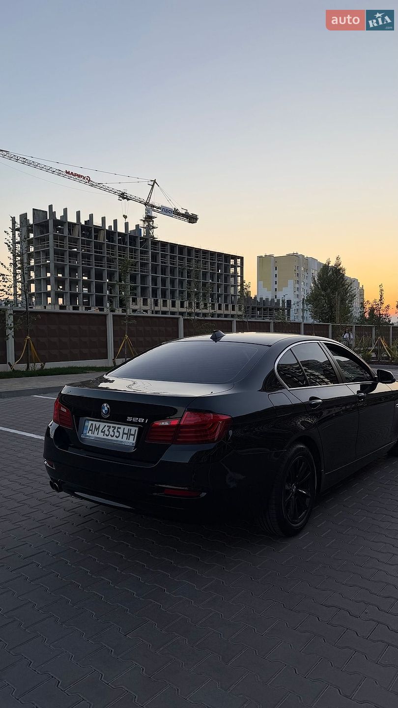 BMW 5 Series 2015 VIN WBA5A5C59FD516850 фото оголошення 16 з 47