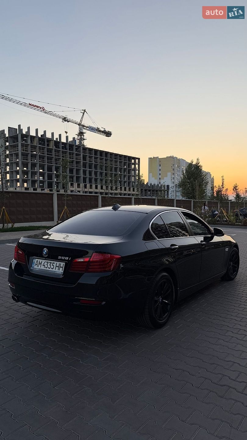 BMW 5 Series 2015 VIN WBA5A5C59FD516850 фото оголошення 18 з 47