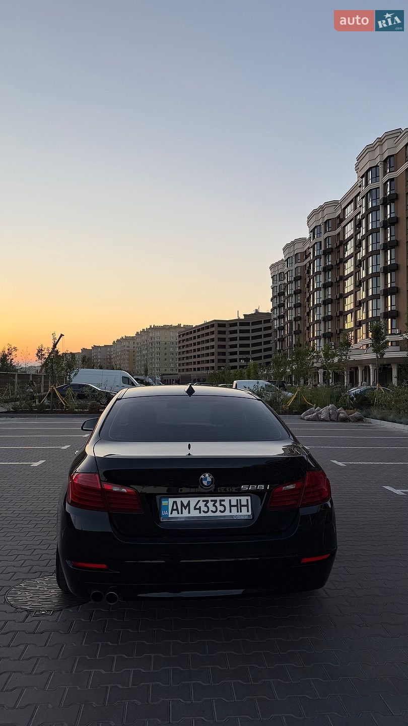 BMW 5 Series 2015 VIN WBA5A5C59FD516850 фото оголошення 33 з 47