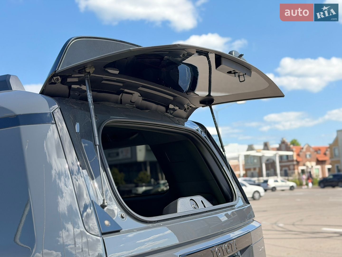 Toyota Land Cruiser Prado 2025 VIN JTEAR3AJ80K037588 фото оголошення 16 з 52