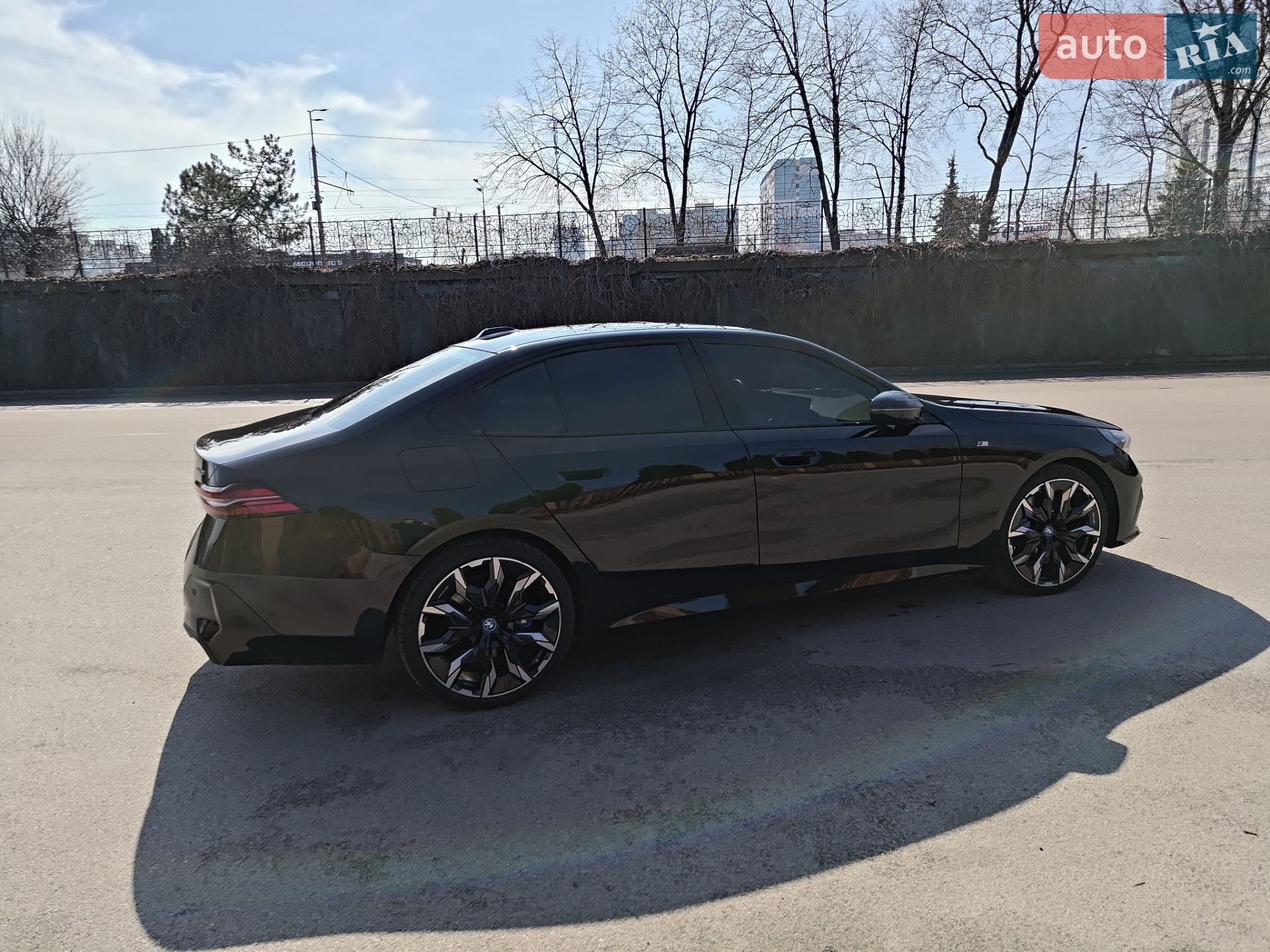 BMW i5 2023 VIN WBY33FK07RCP43401 фото оголошення 2 з 11