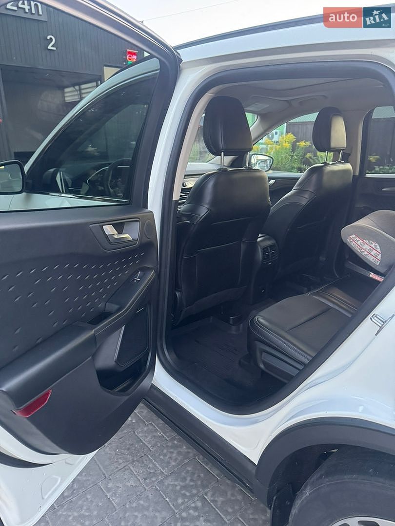 Ford Escape 2020 VIN 1FMCU9J9XLUB59961 фото оголошення 11 з 15
